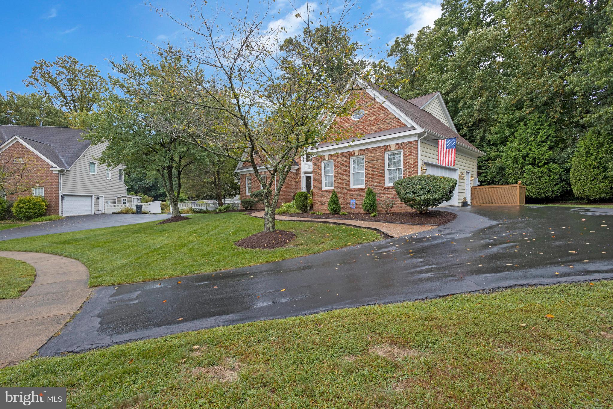 HOLLY PARK - Residential