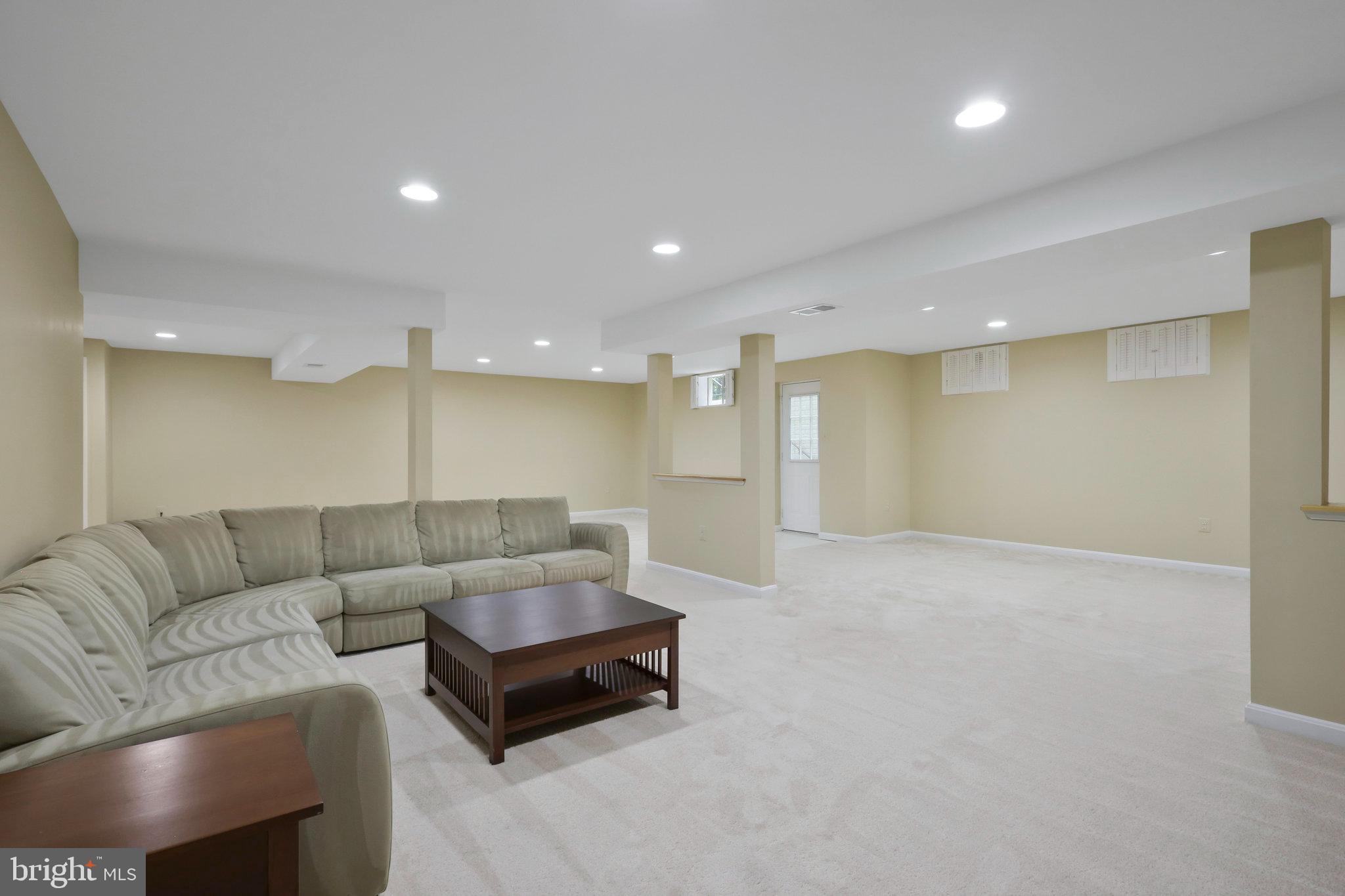 HOLLY PARK - Residential