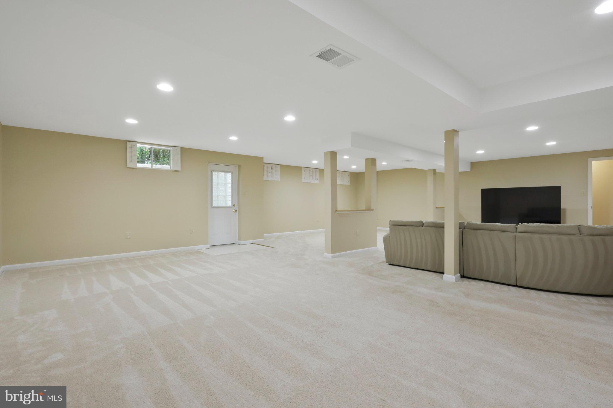 HOLLY PARK - Residential