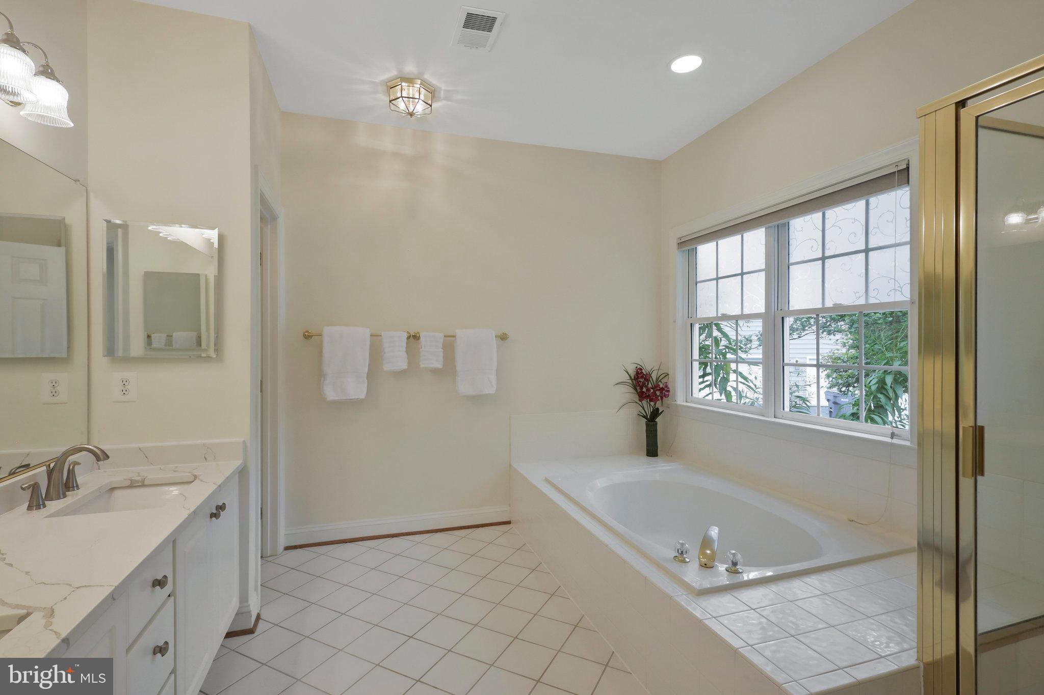 HOLLY PARK - Residential