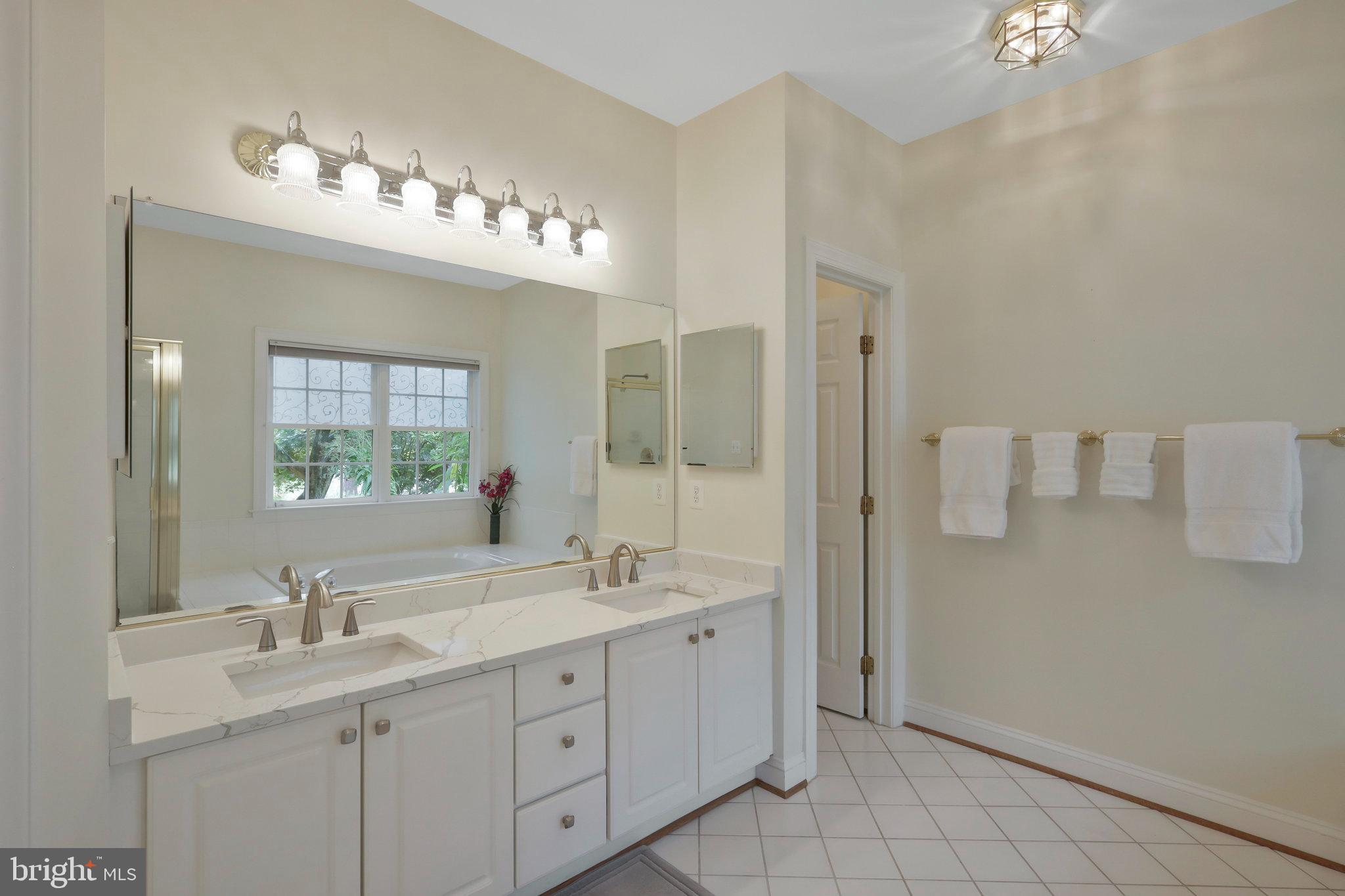 HOLLY PARK - Residential