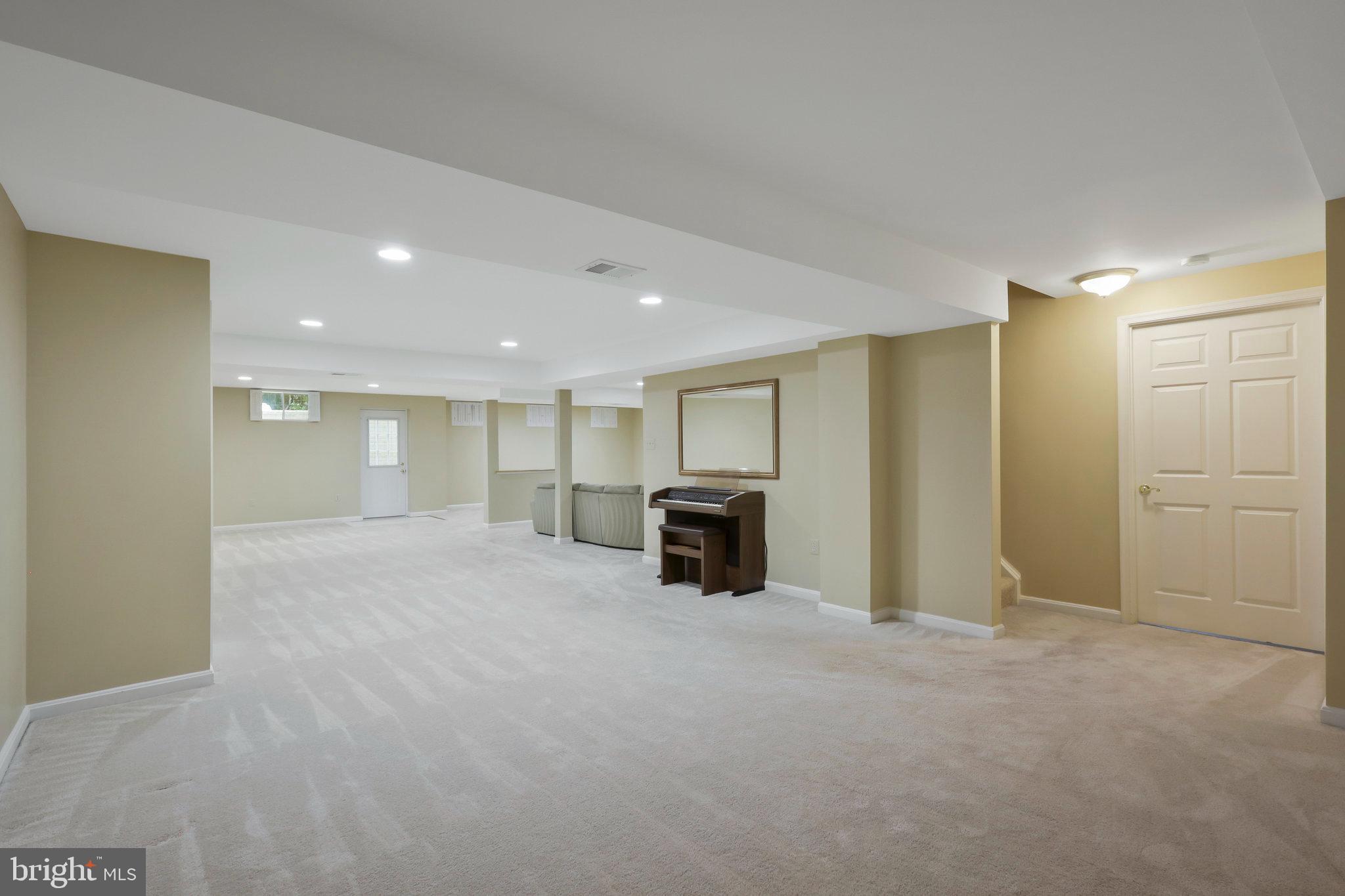 HOLLY PARK - Residential