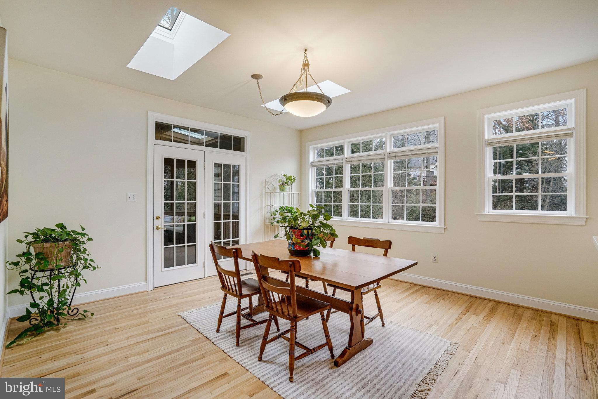 HOLLY PARK - Residential