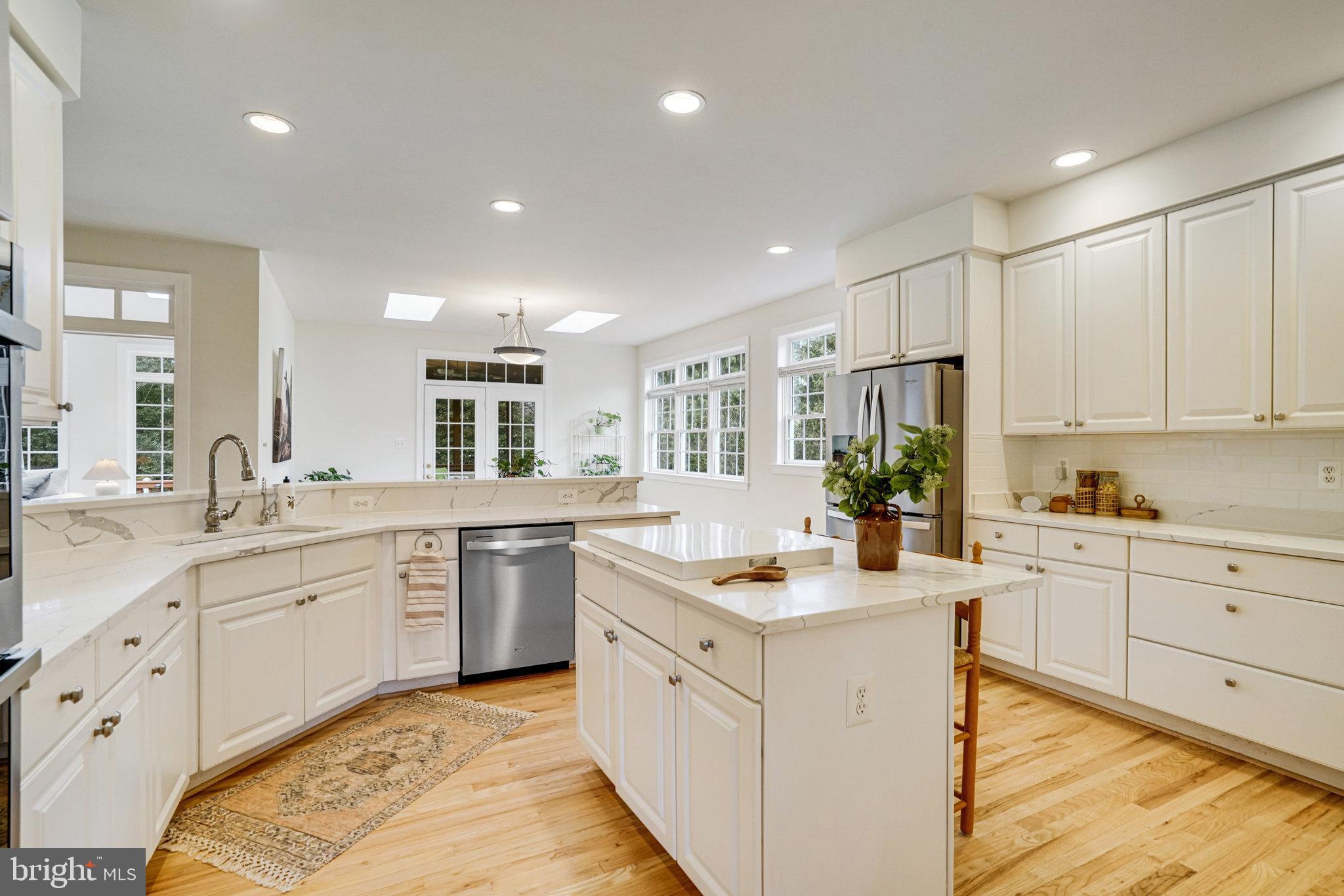 HOLLY PARK - Residential