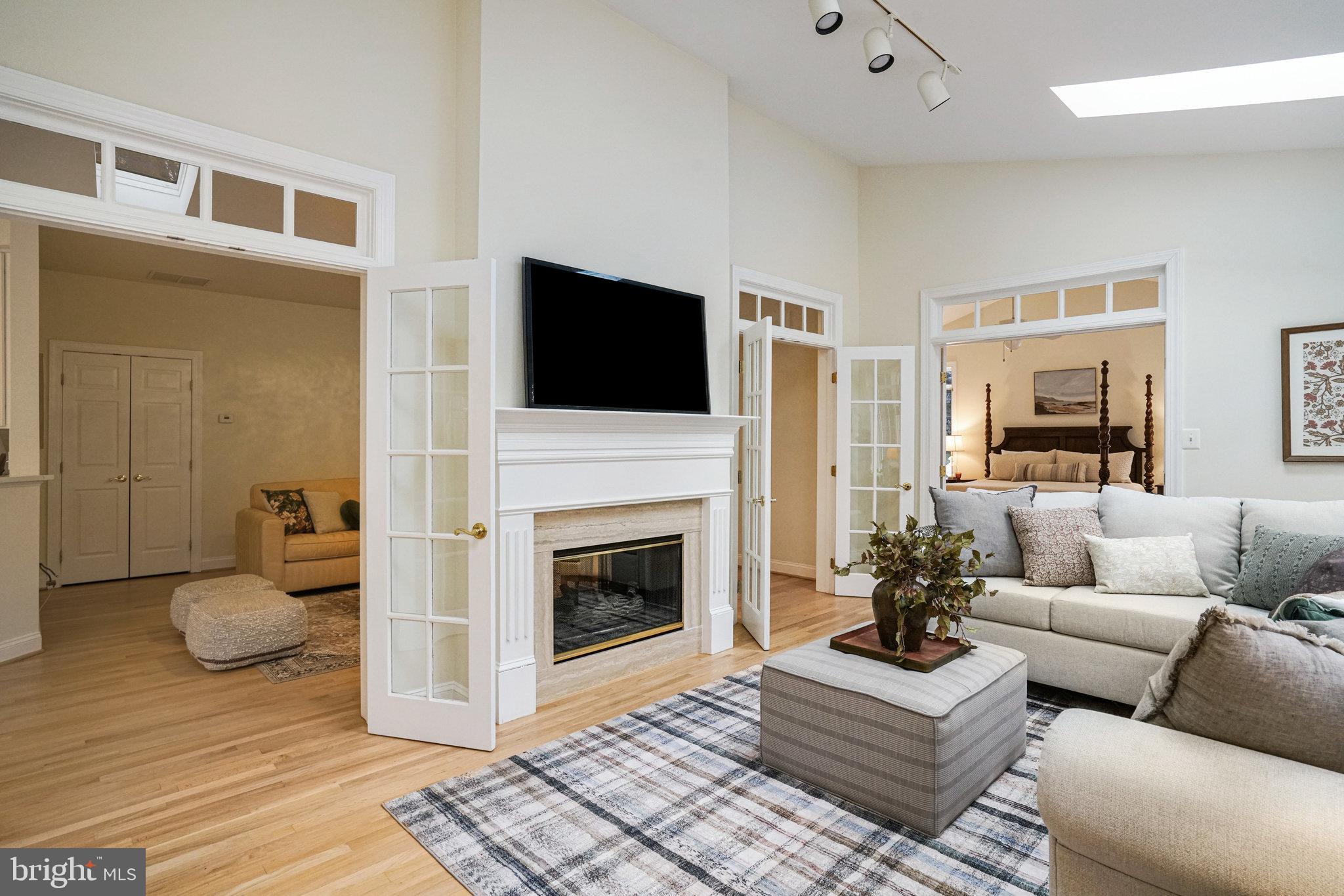 HOLLY PARK - Residential