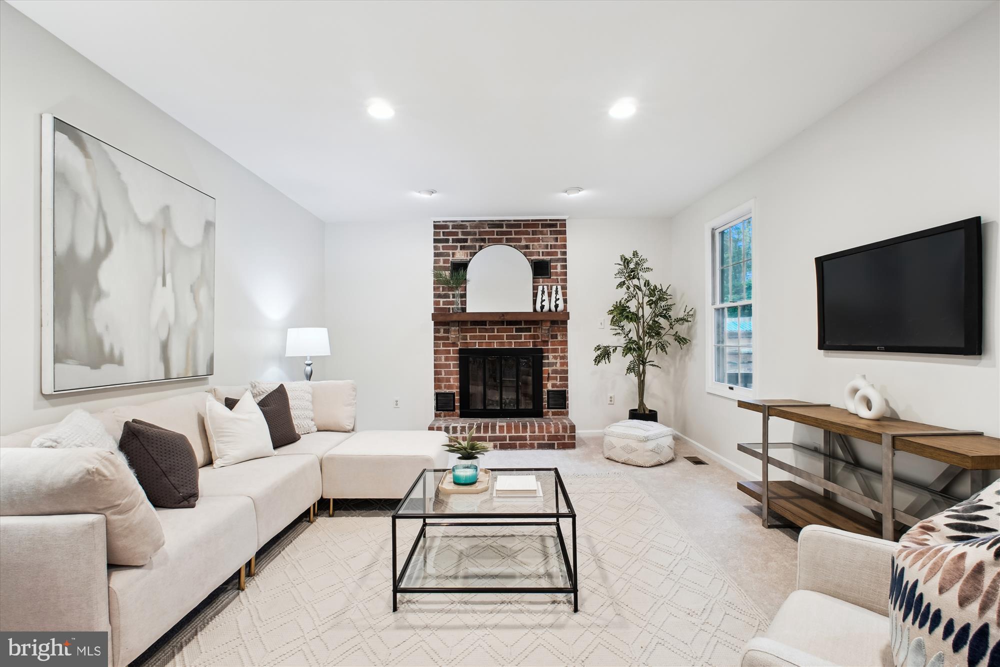 RESTON - Residential