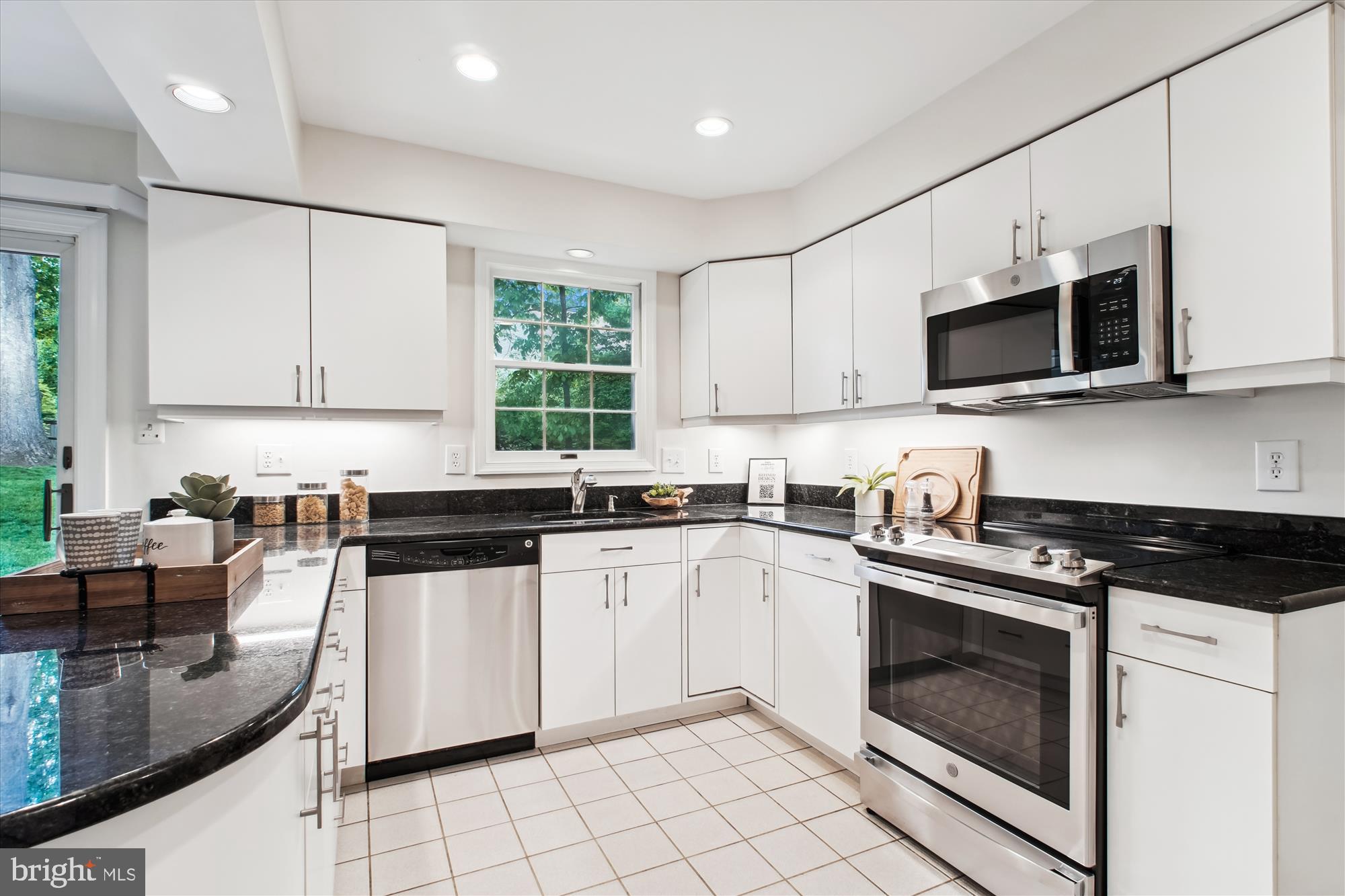 RESTON - Residential