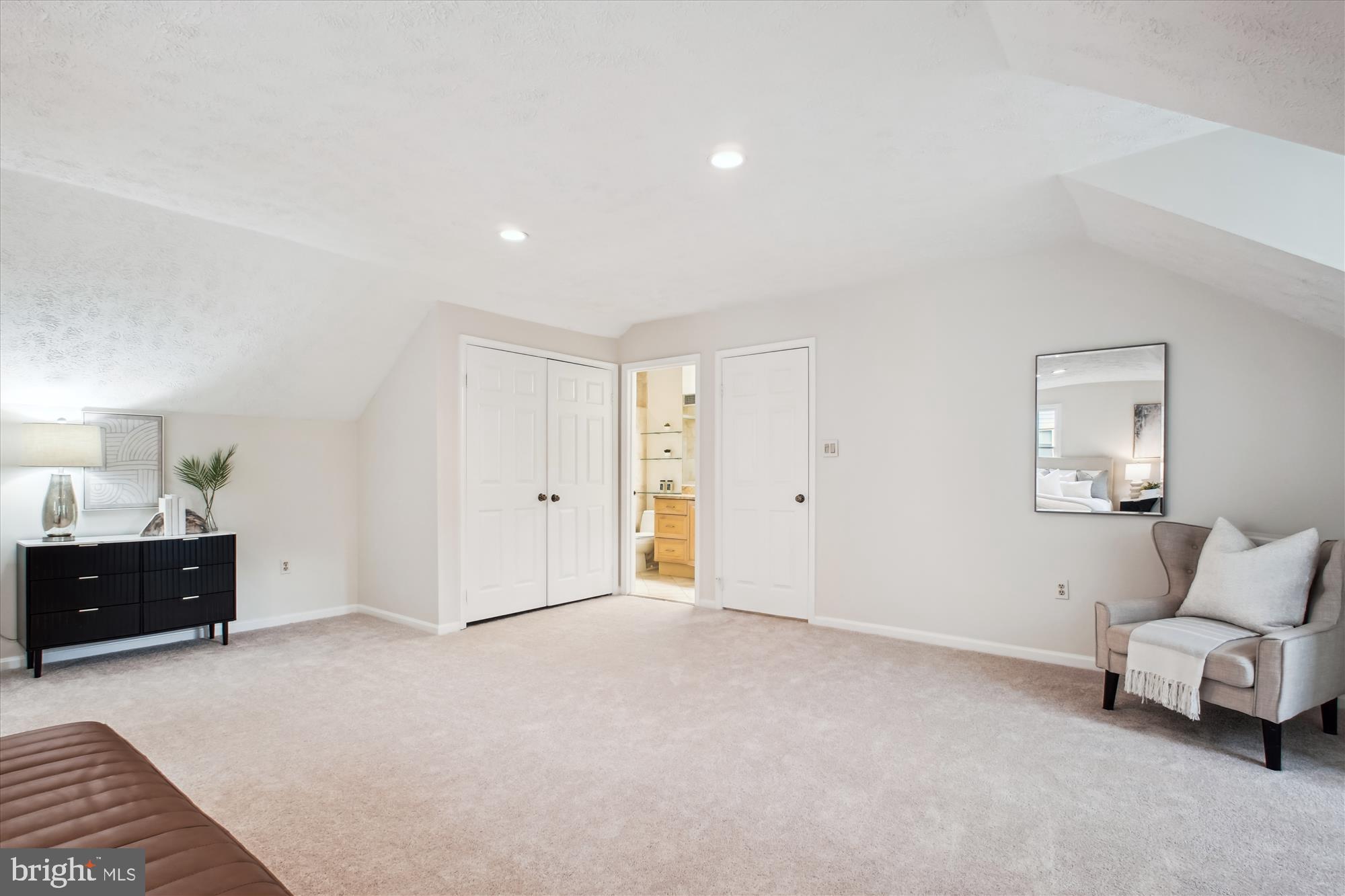 RESTON - Residential