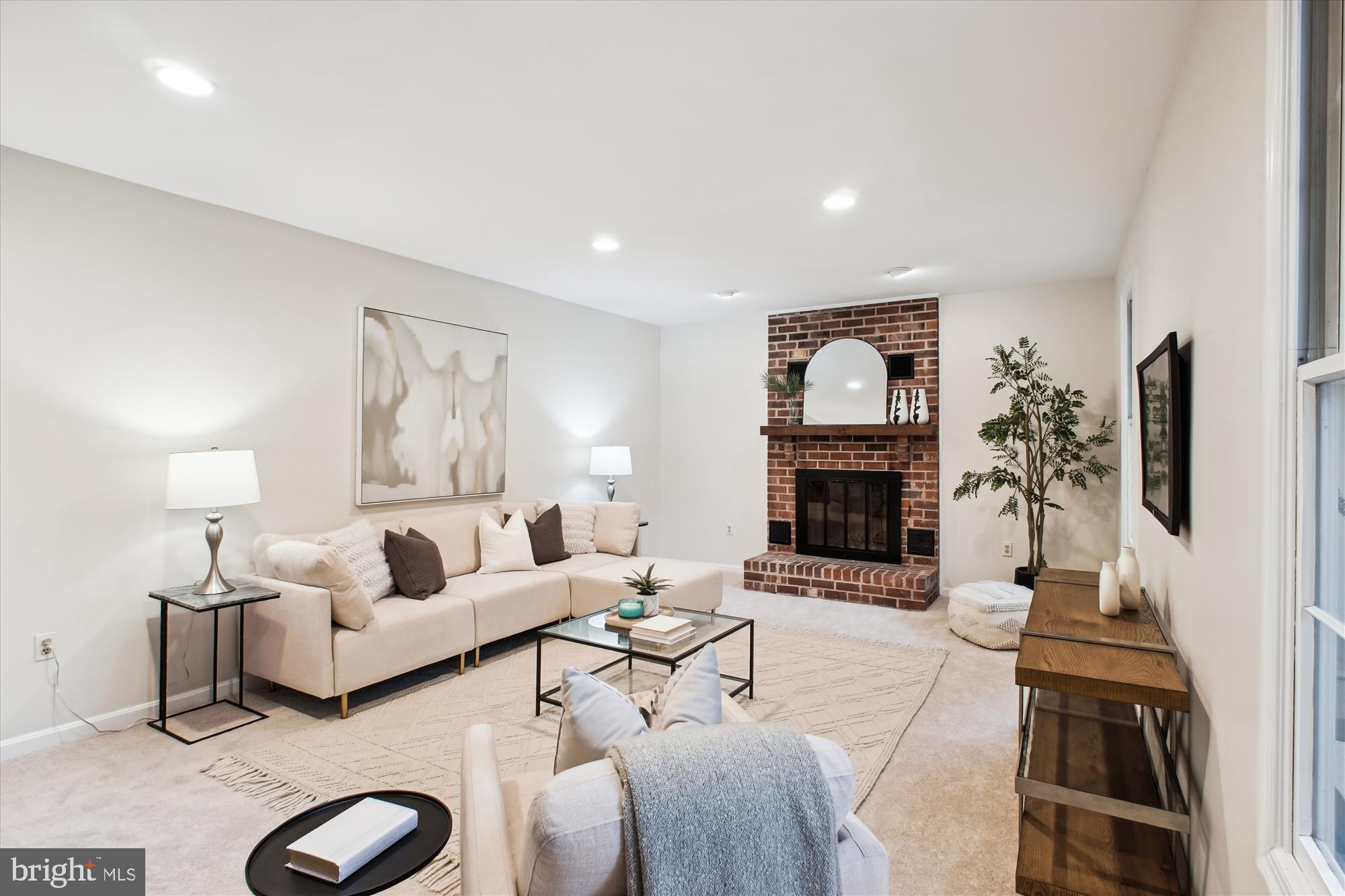 RESTON - Residential