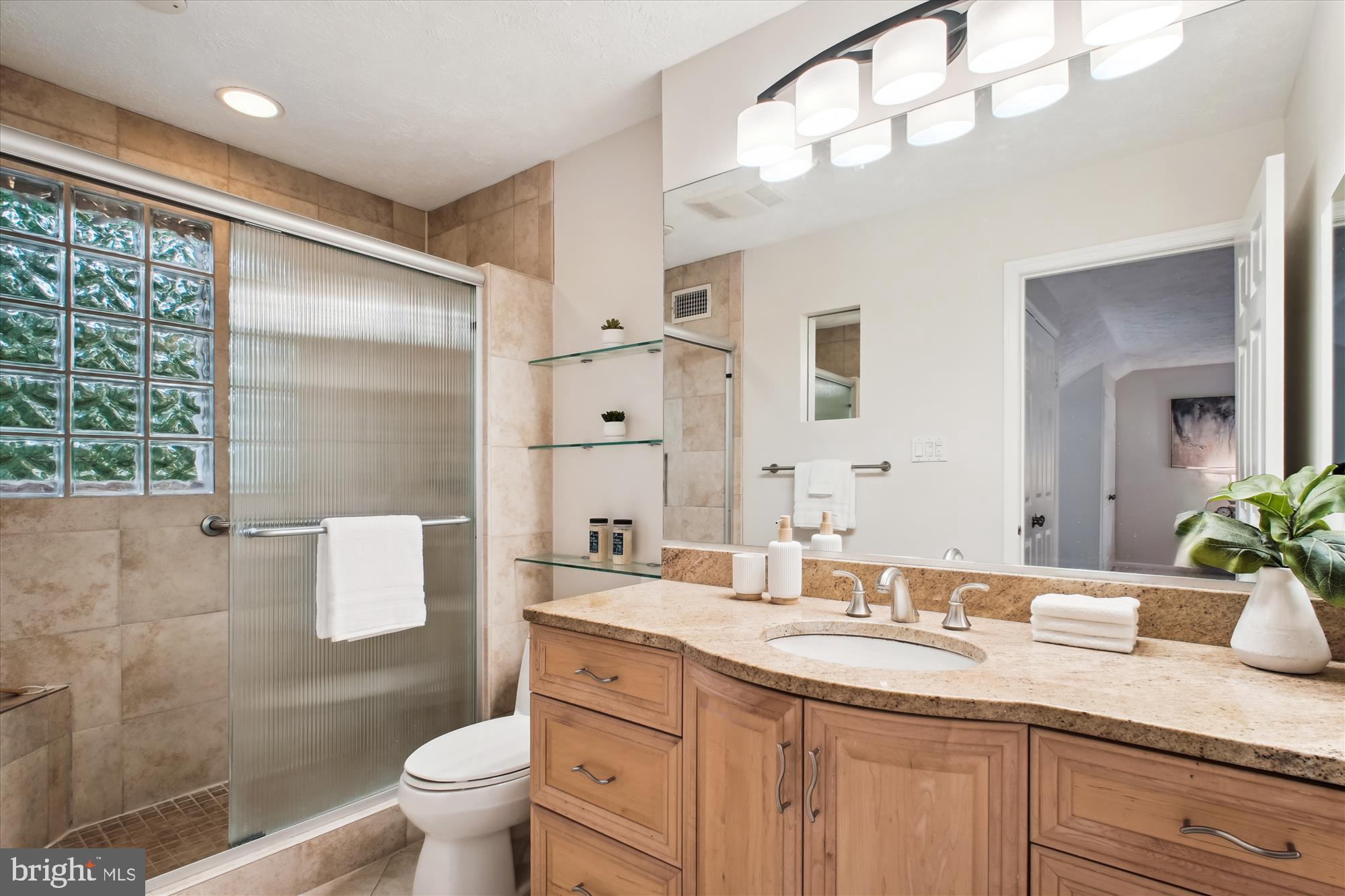 RESTON - Residential