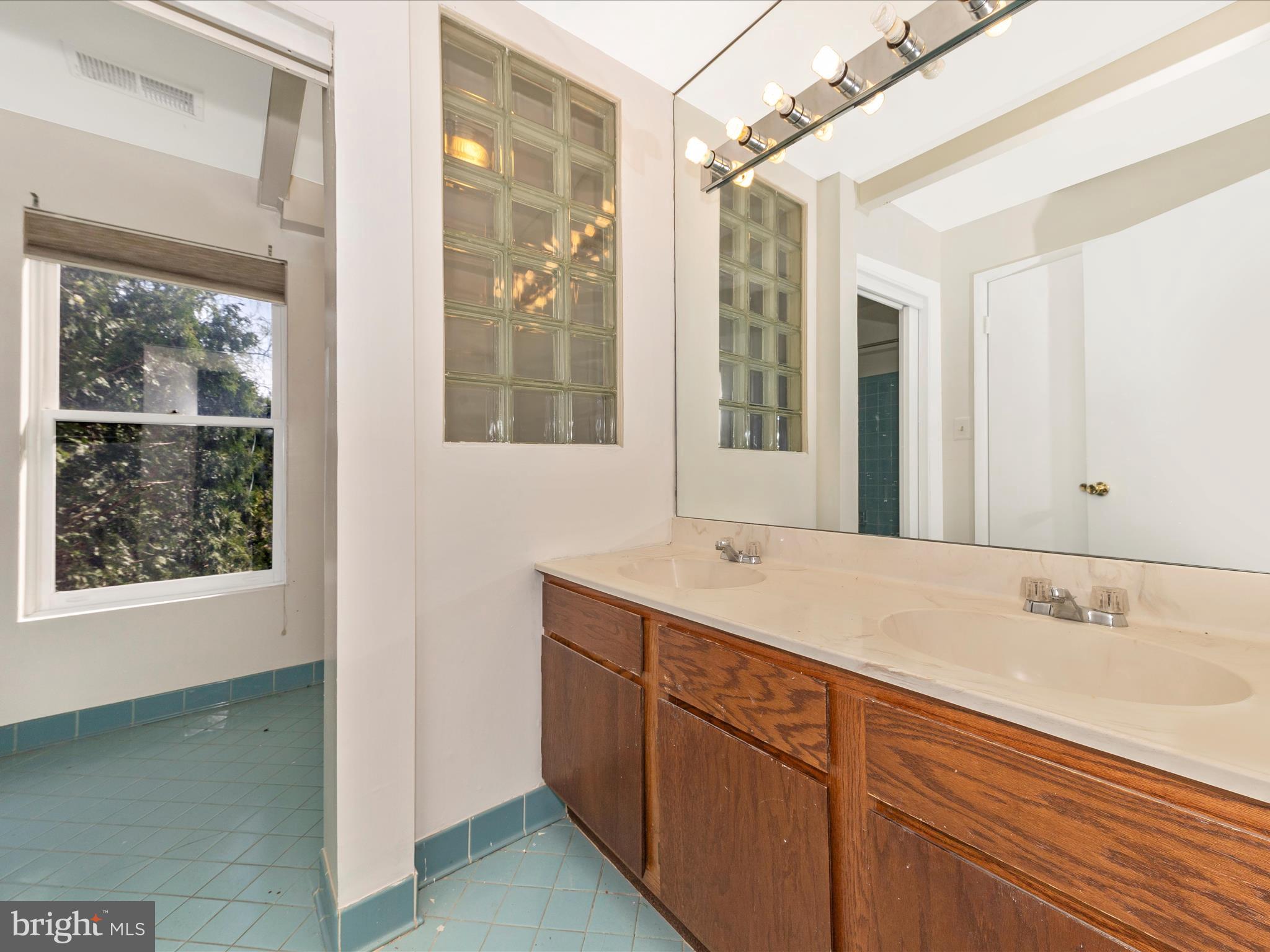 ALTA VISTA - Residential