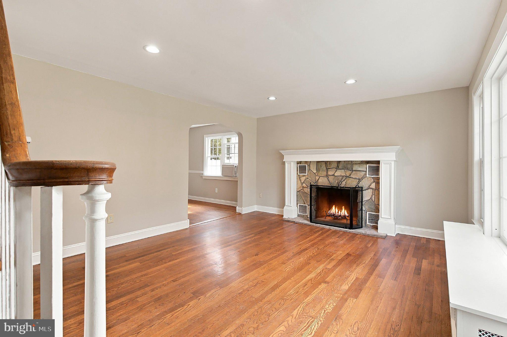 9 HEDGE STREET