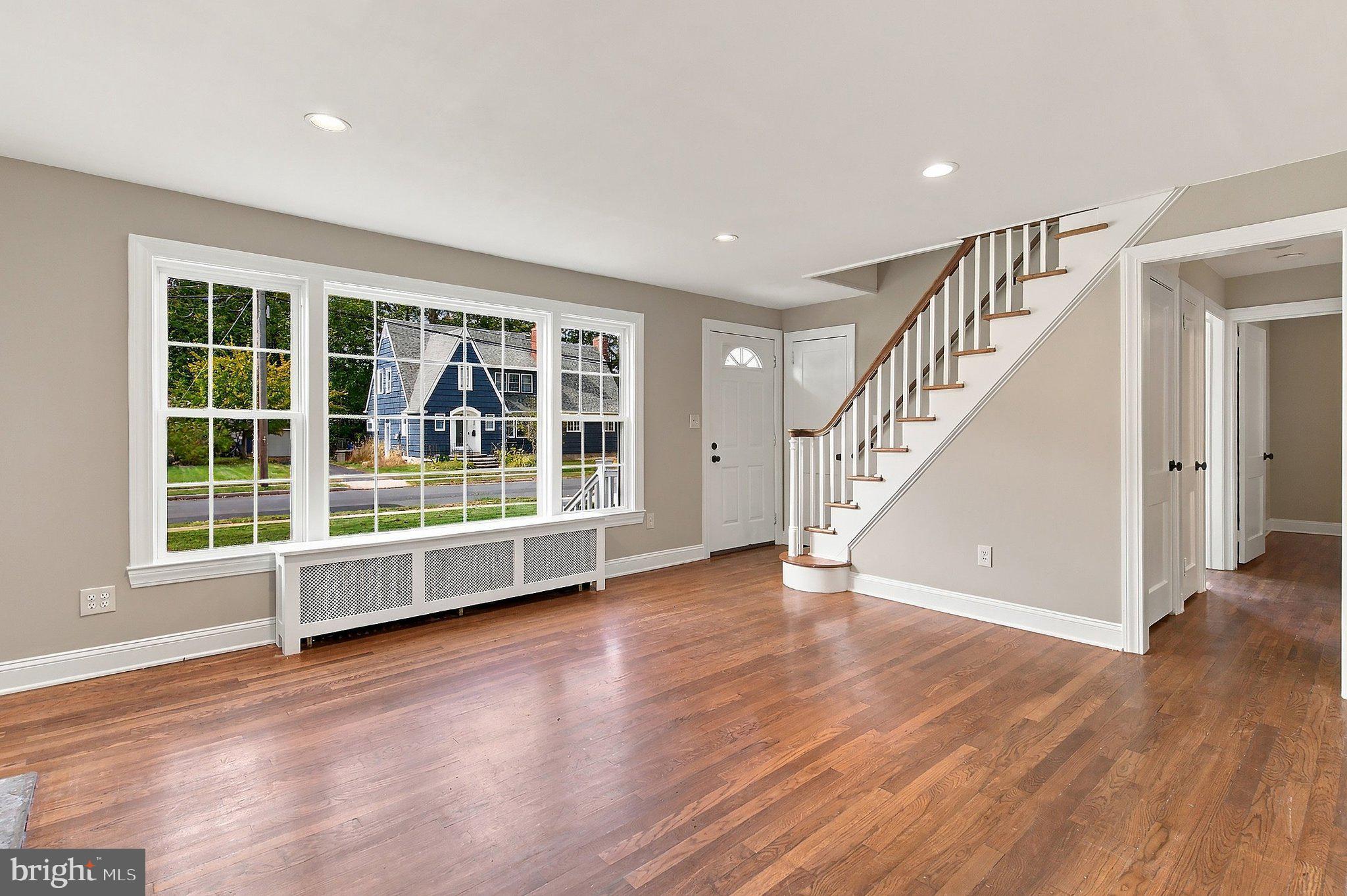 9 HEDGE STREET