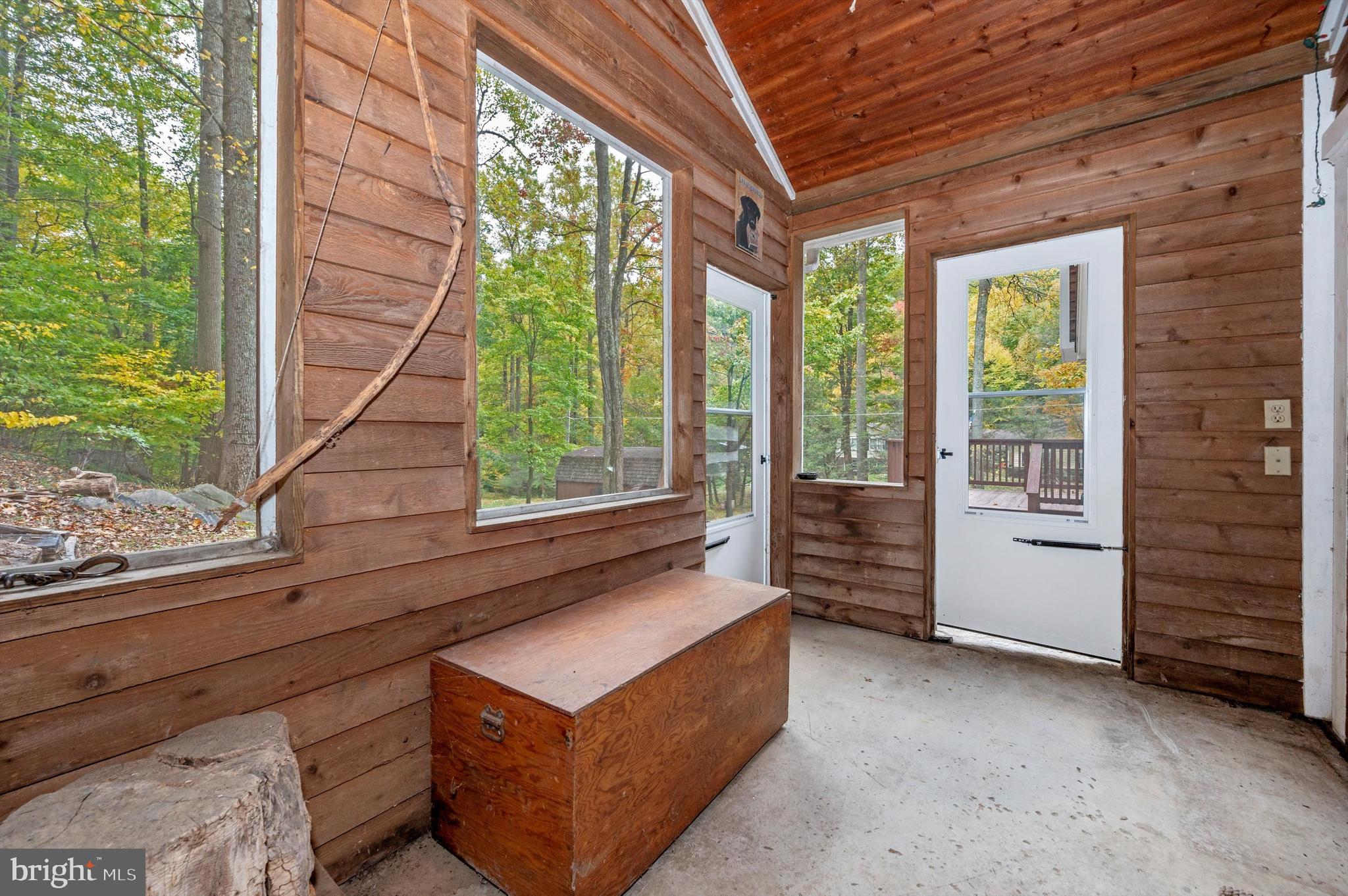 MOUNTAINDALE - Residential