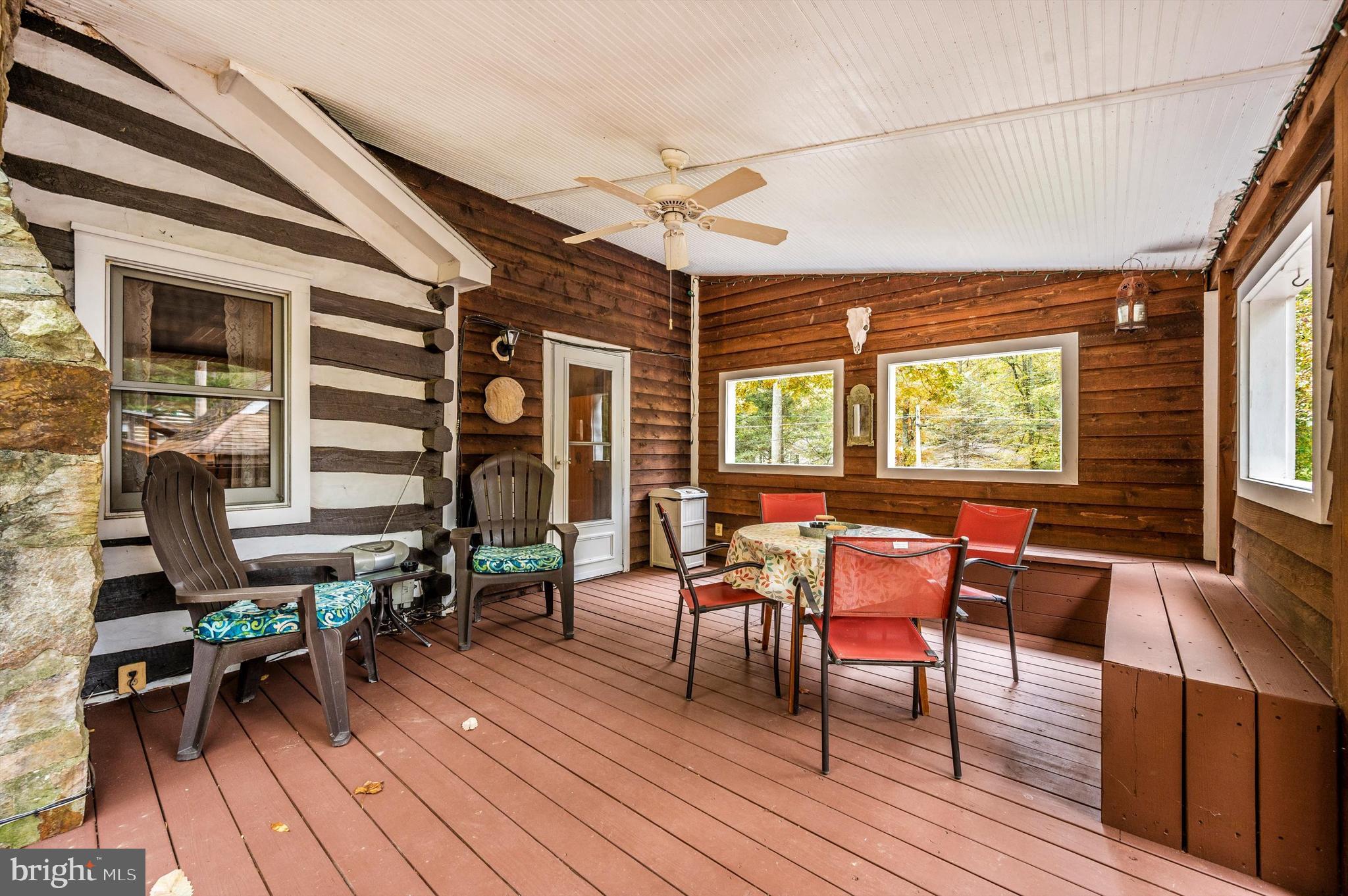 MOUNTAINDALE - Residential