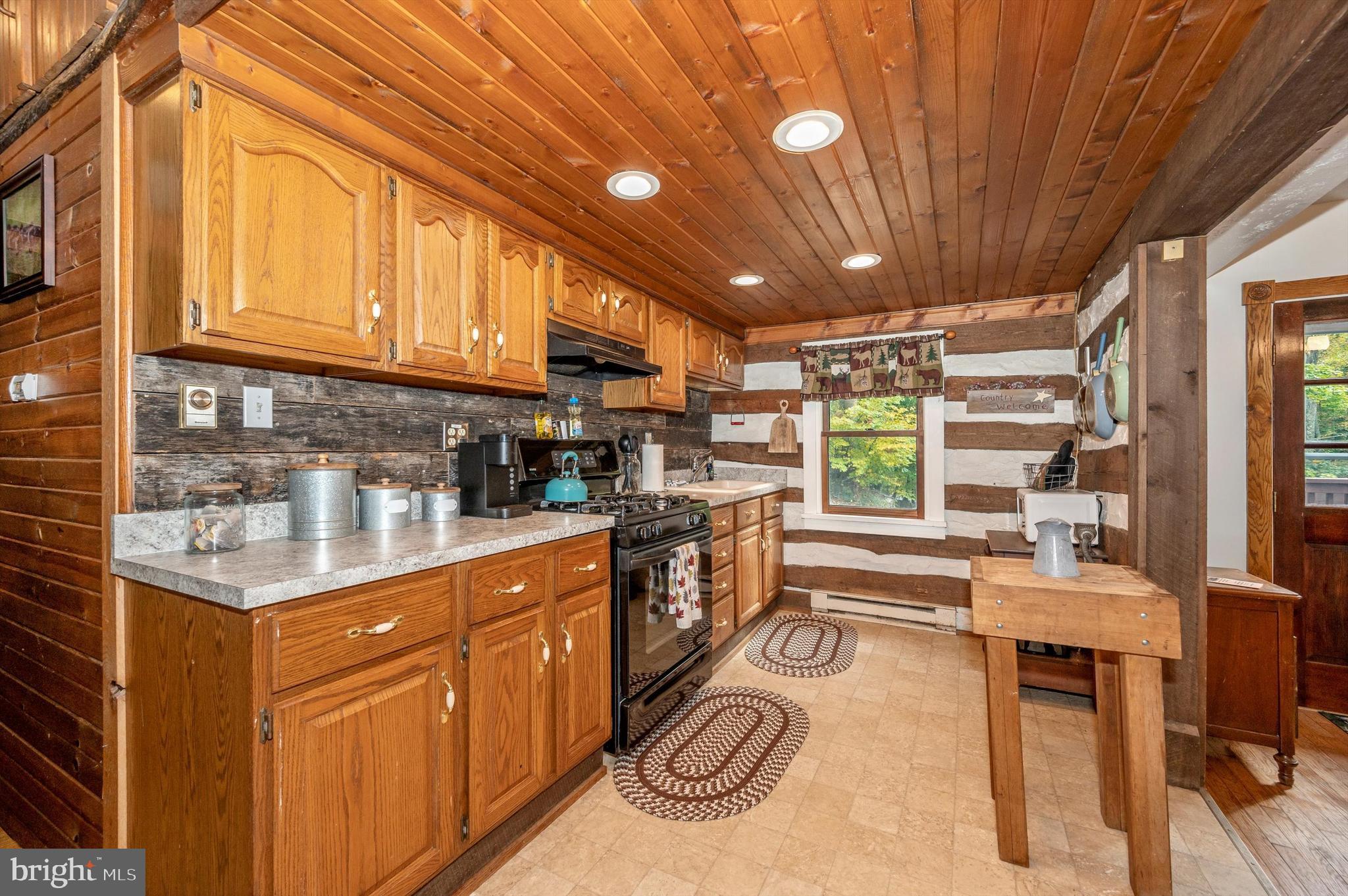 MOUNTAINDALE - Residential