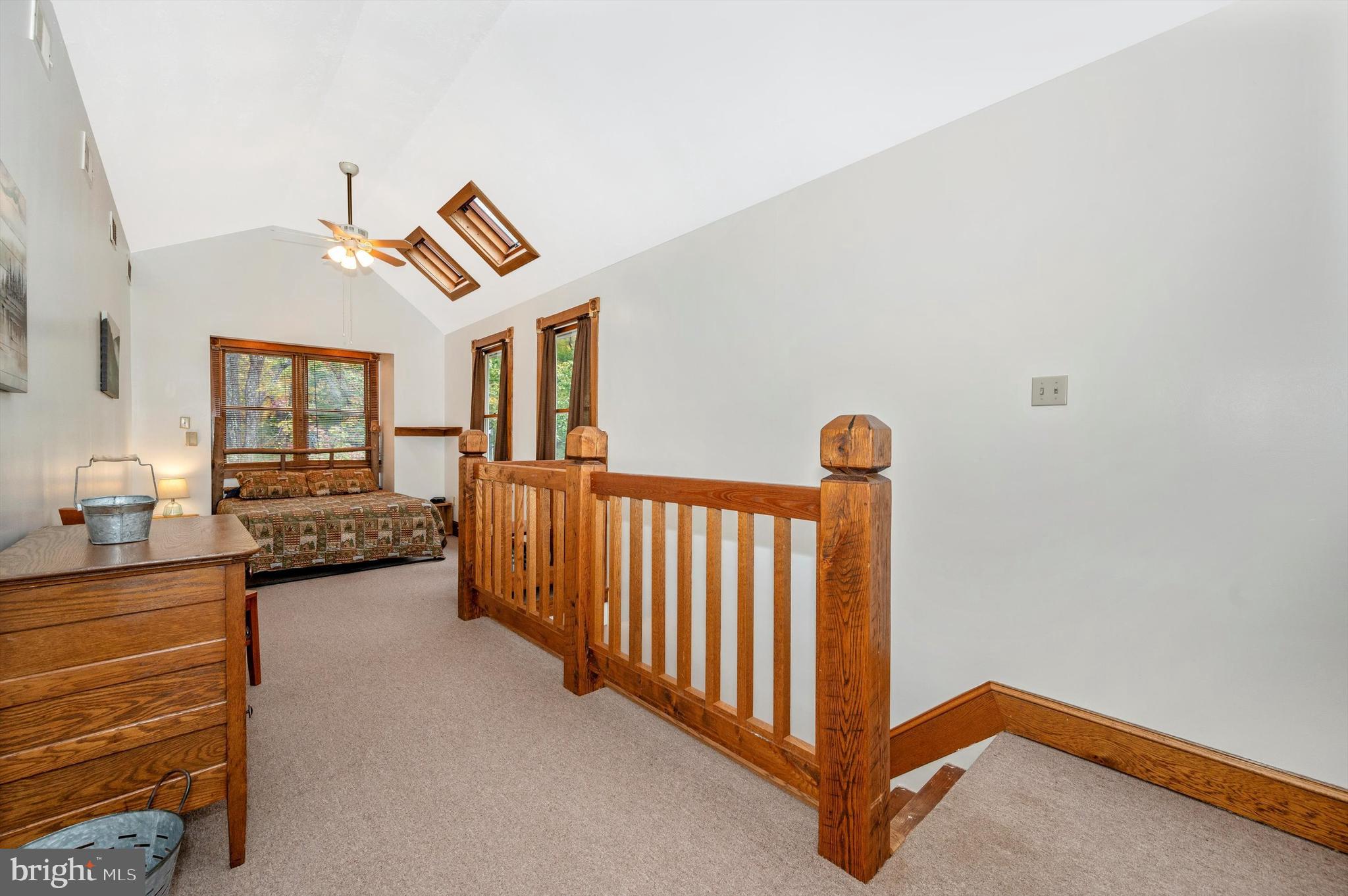 MOUNTAINDALE - Residential