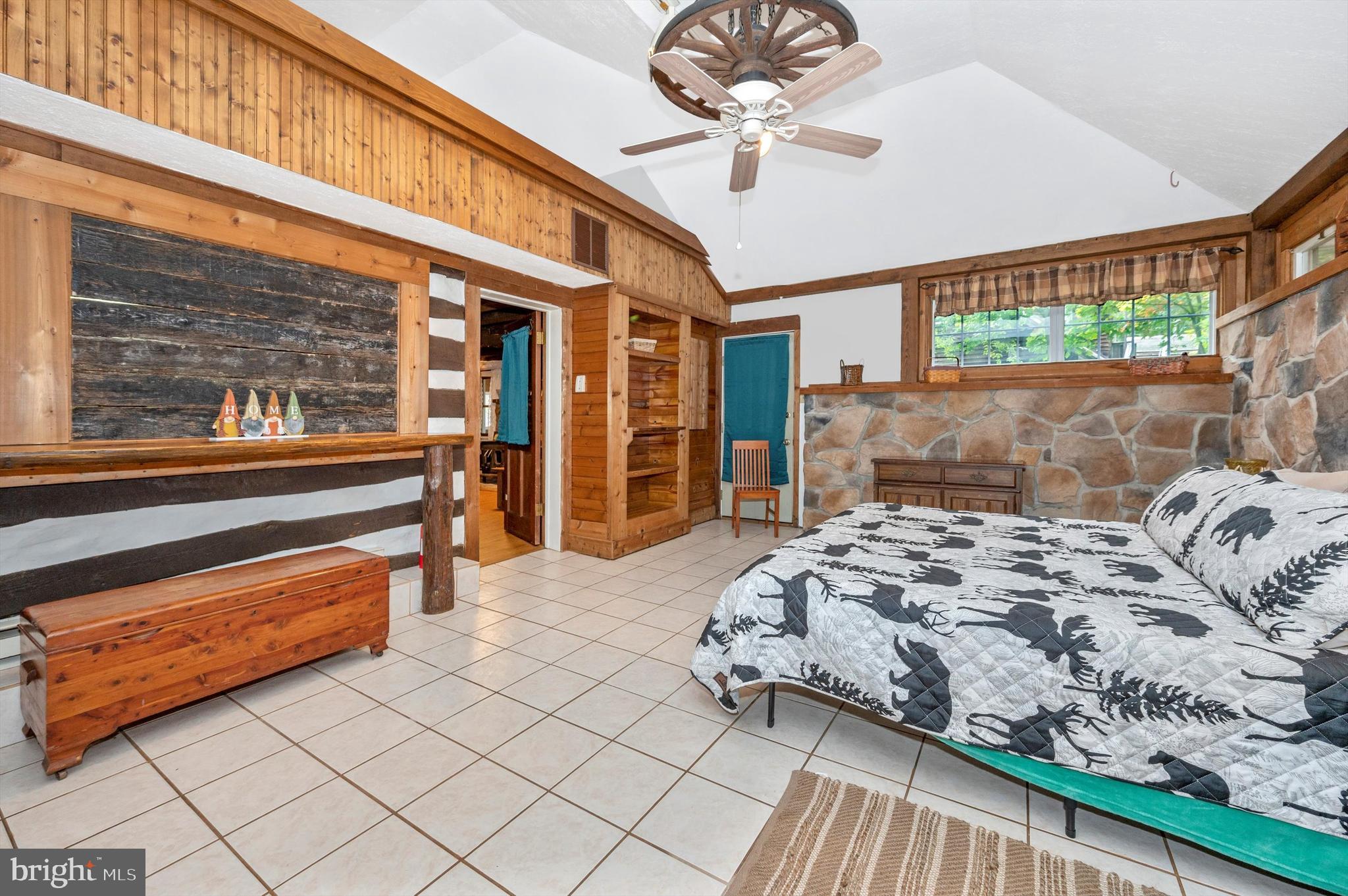 MOUNTAINDALE - Residential