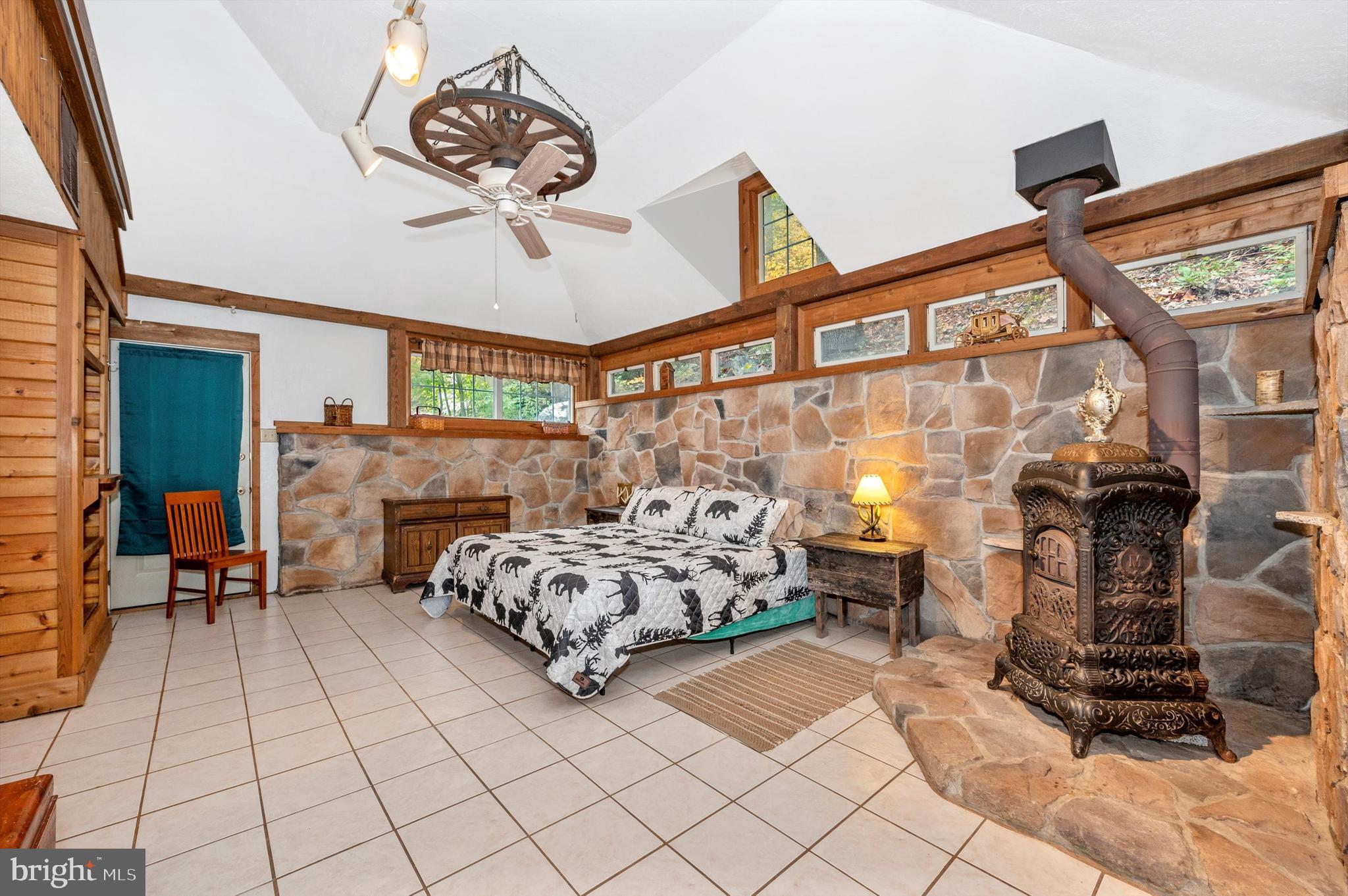 MOUNTAINDALE - Residential