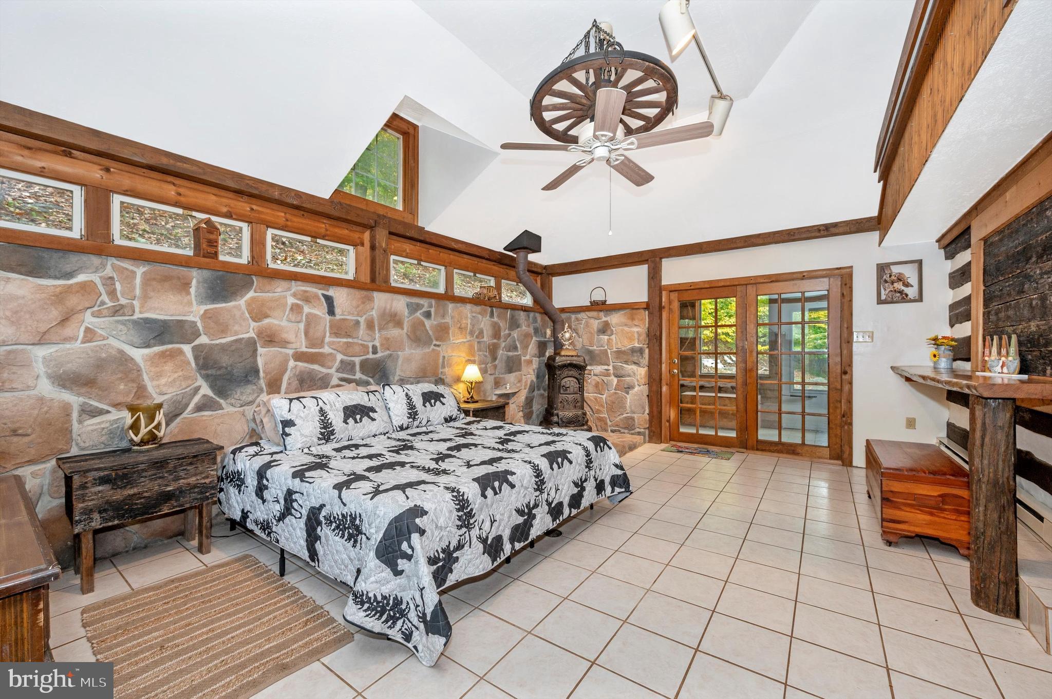 MOUNTAINDALE - Residential