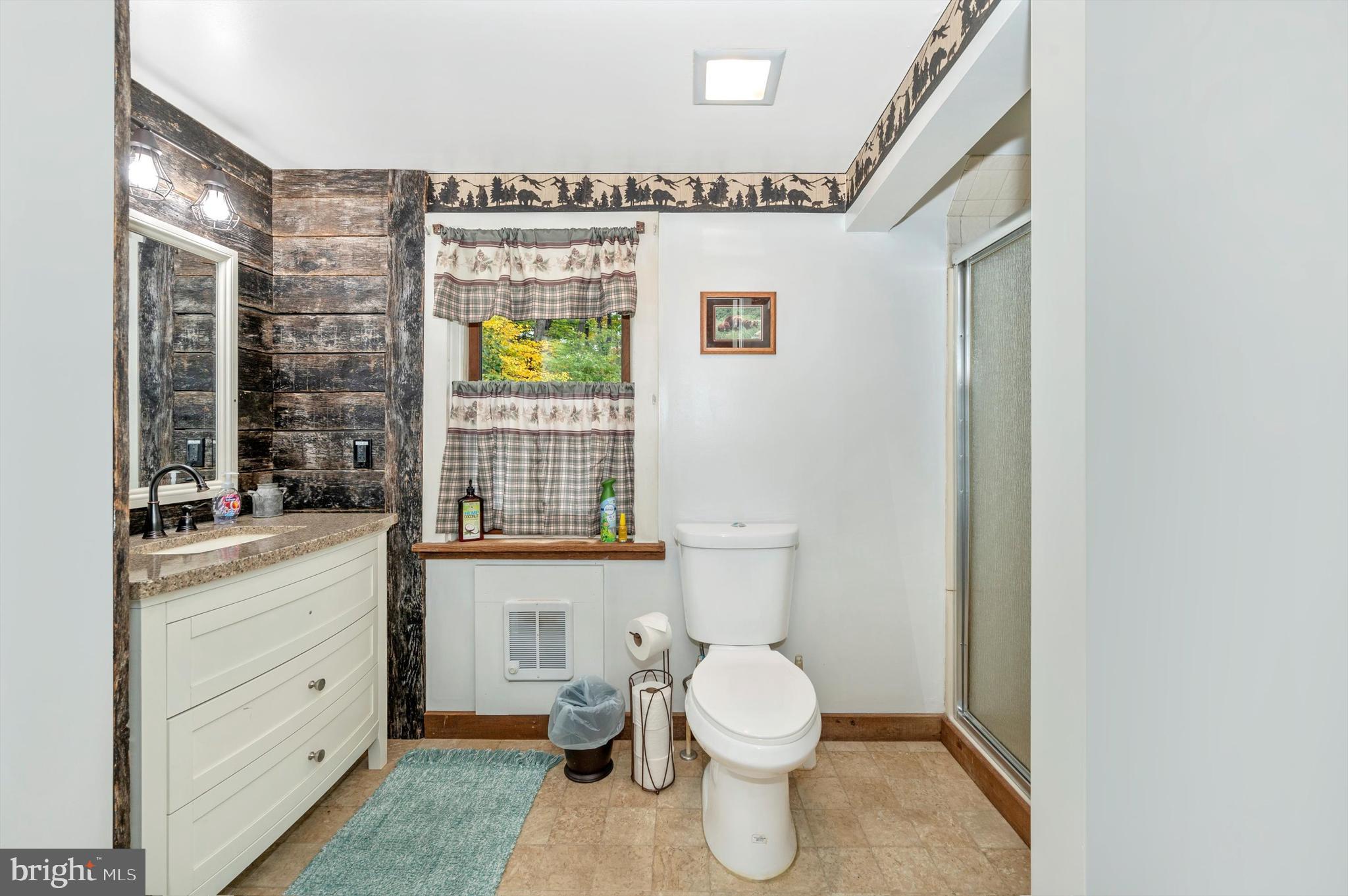 MOUNTAINDALE - Residential