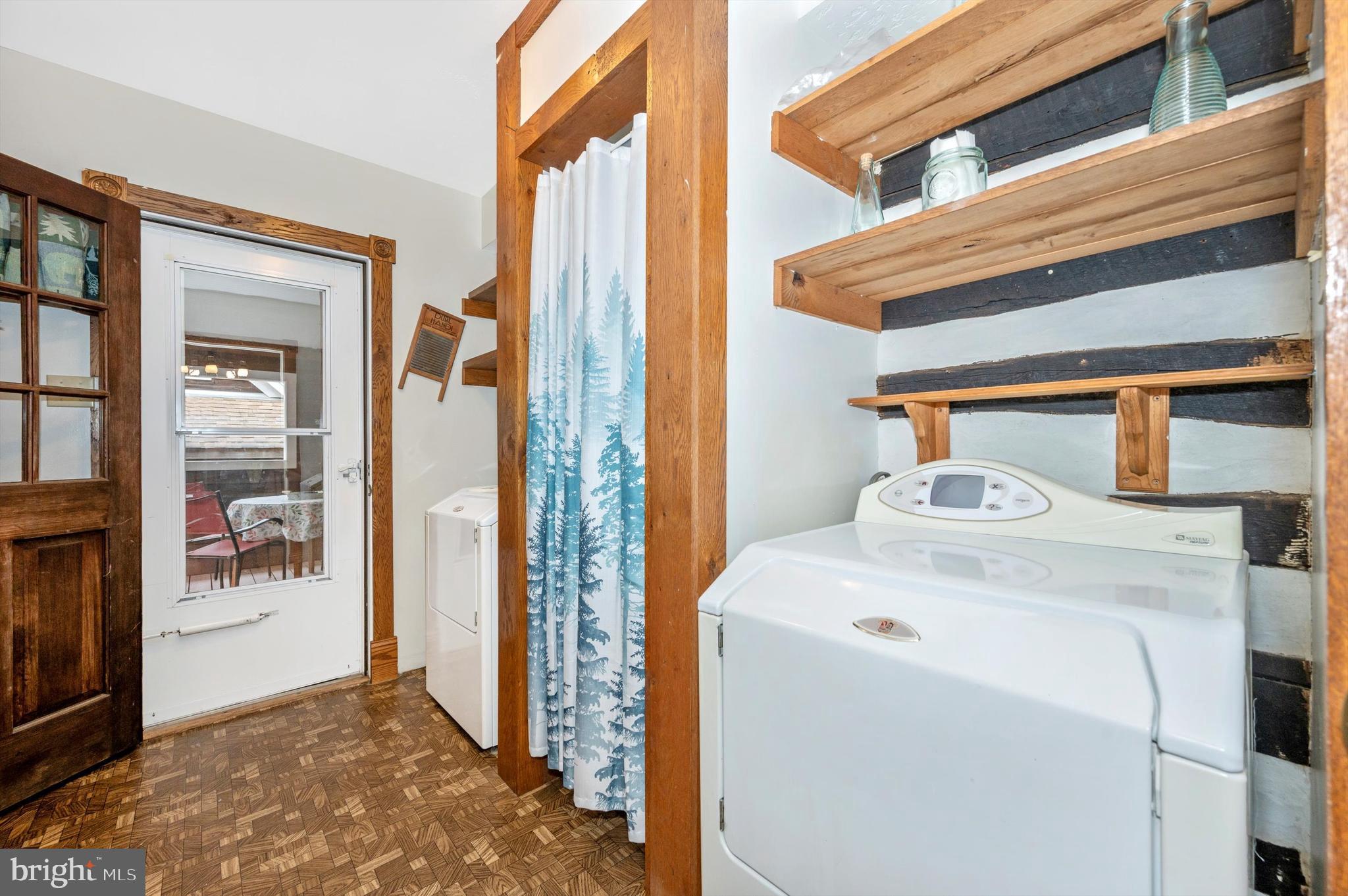 MOUNTAINDALE - Residential