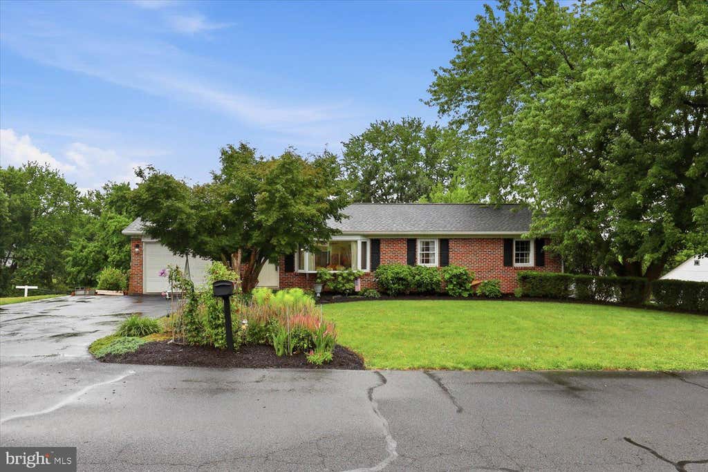 Photo of 324 Southview Drive, EPHRATA, PA 17522 (MLS # PALA2088236)