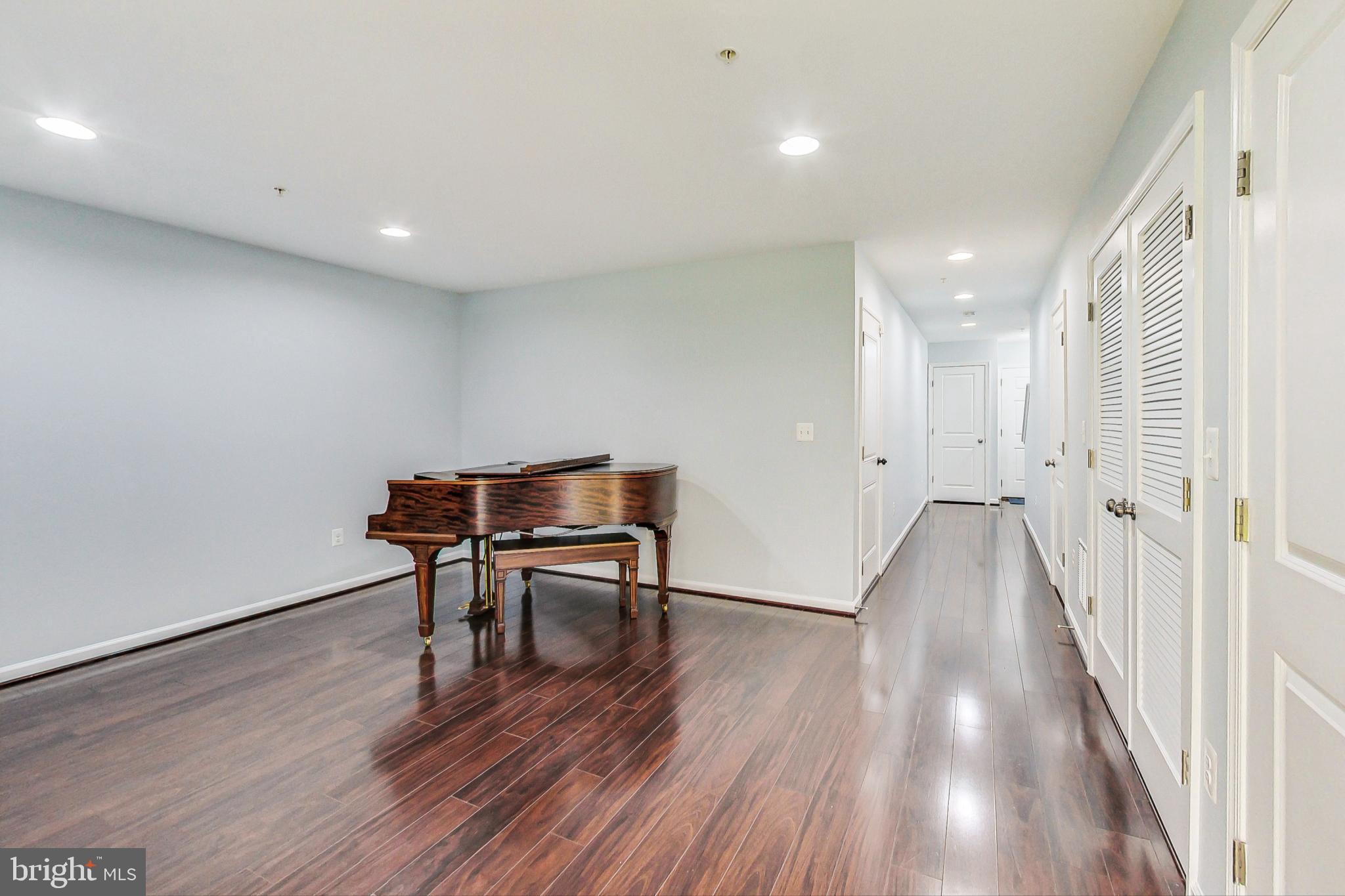 GALLERY PARK - Residential Lease