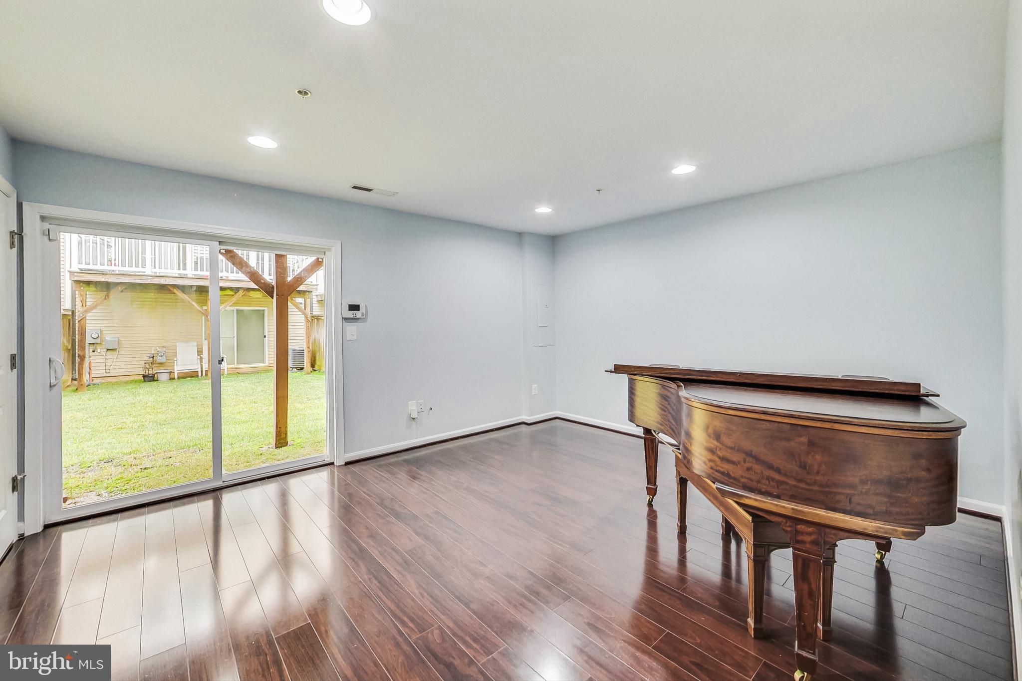 GALLERY PARK - Residential Lease