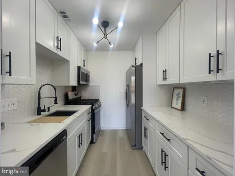 2901 Charing Cross Road Unit 12/8, Falls Church, VA MLS: VAFX2239728