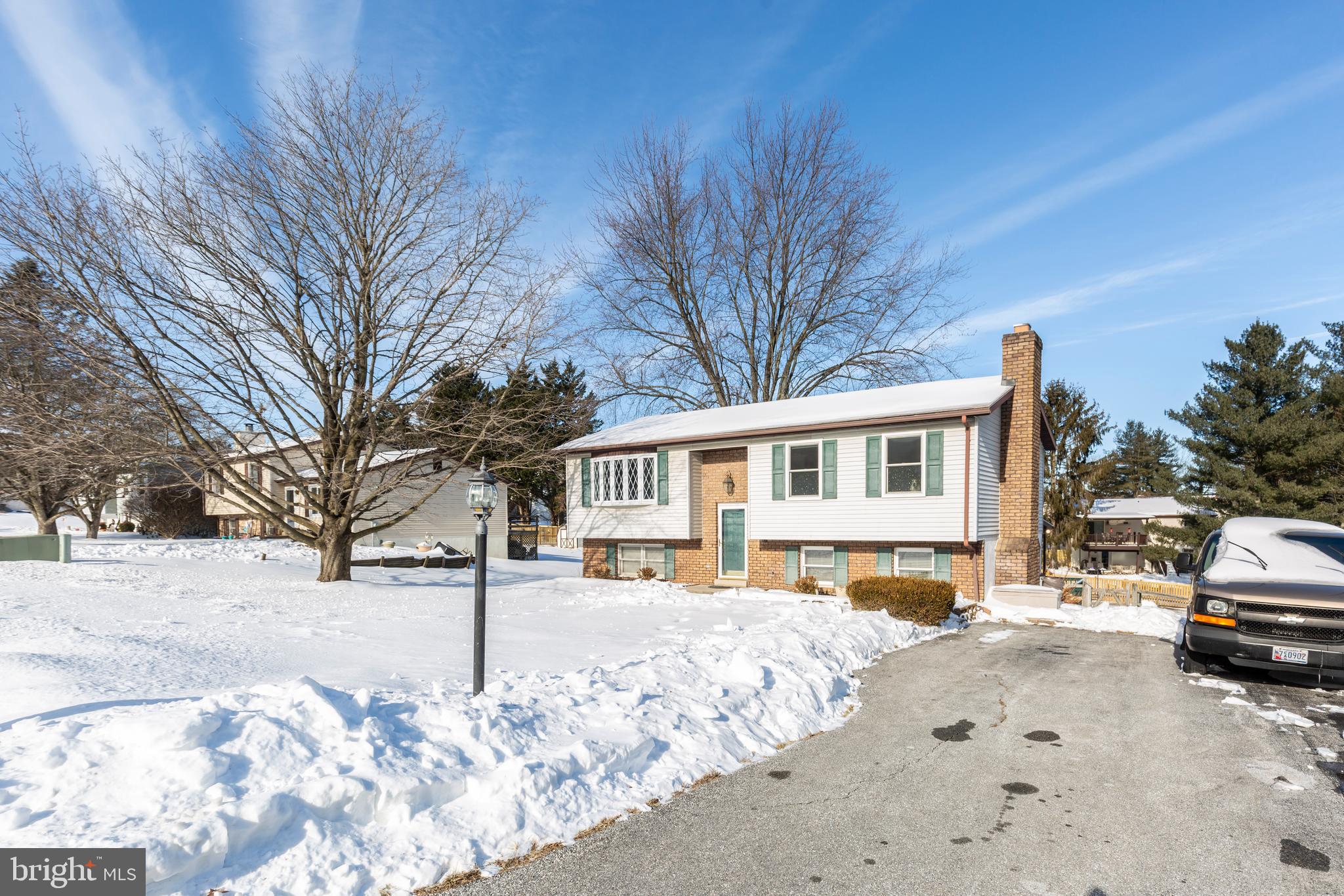 HOLLAND HILL - Residential