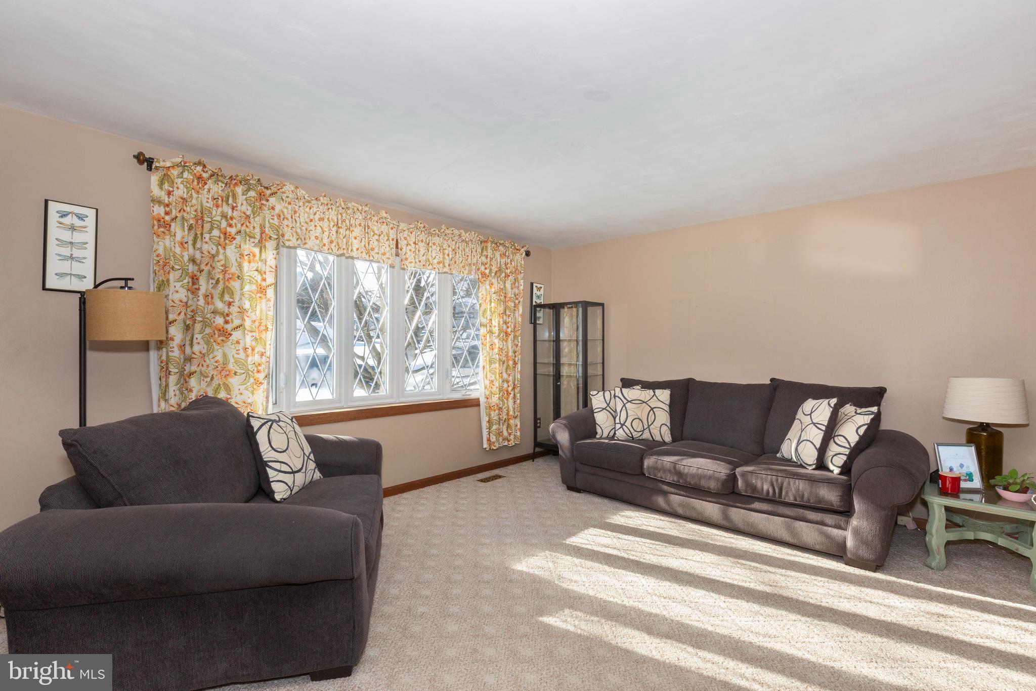 HOLLAND HILL - Residential