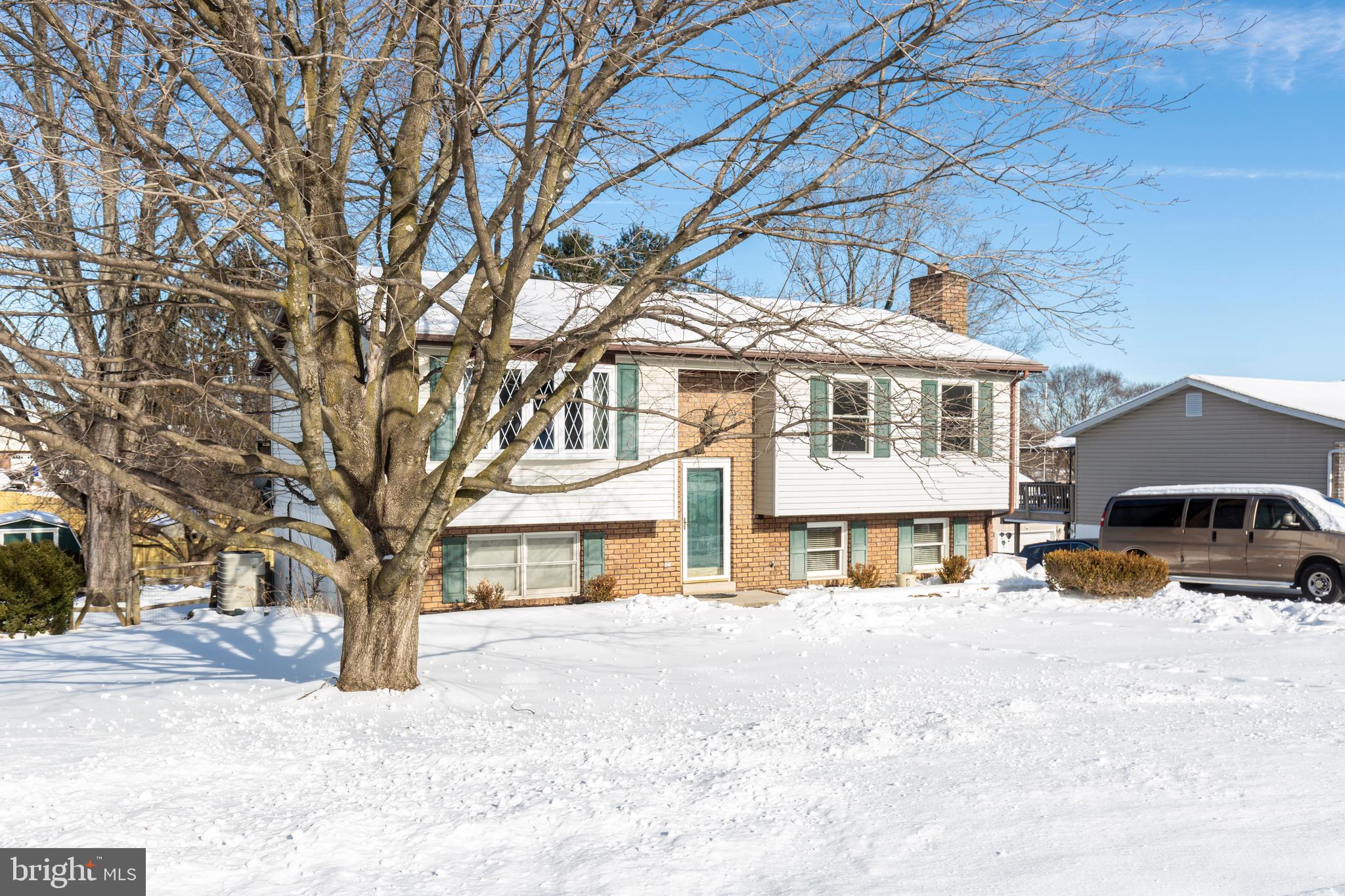 HOLLAND HILL - Residential