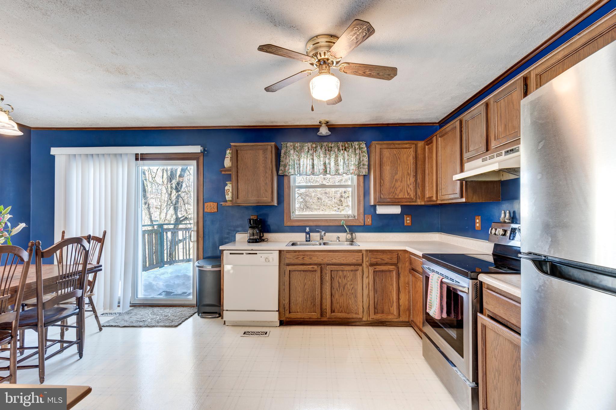 HOLLAND HILL - Residential