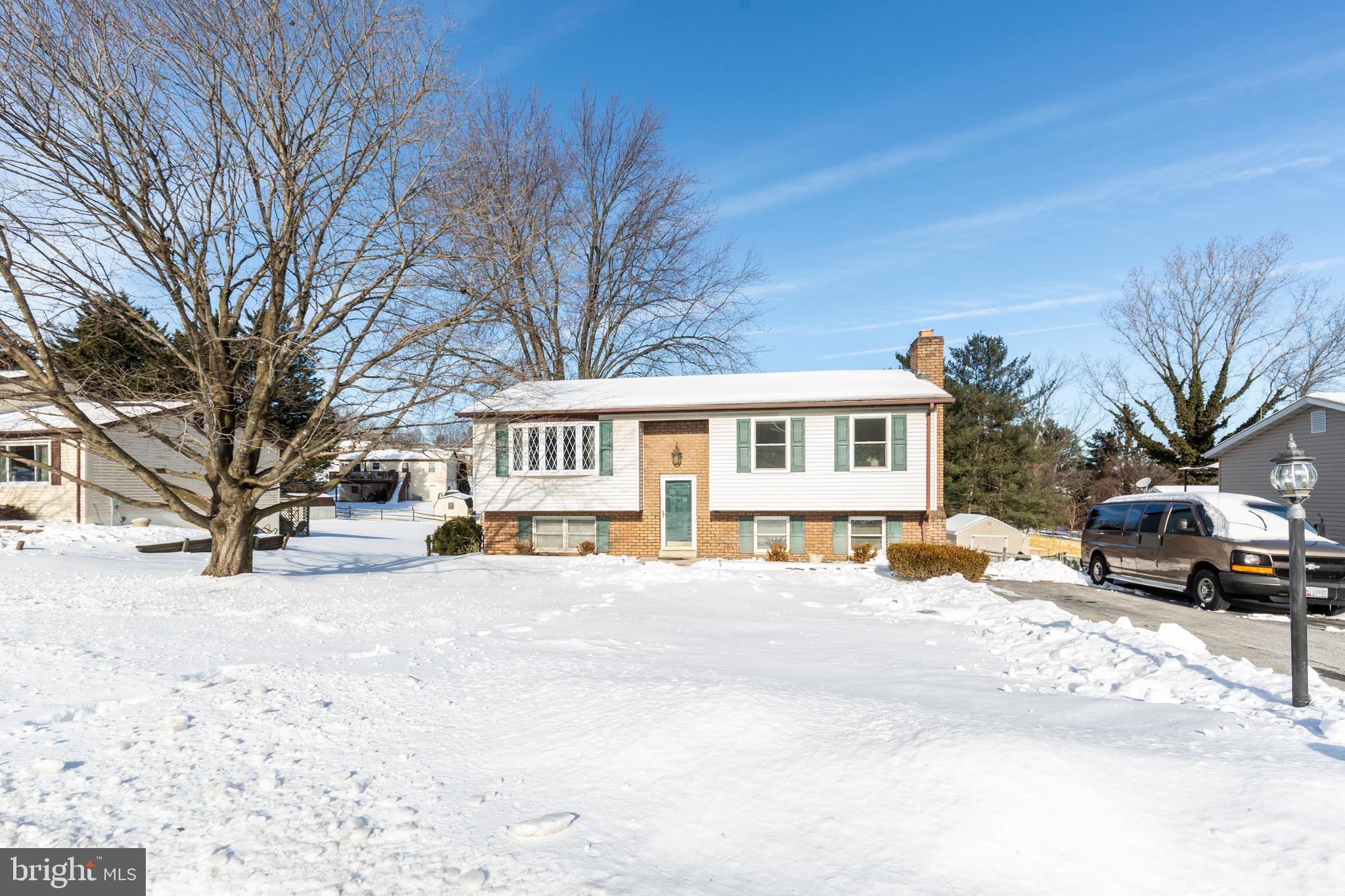 HOLLAND HILL - Residential