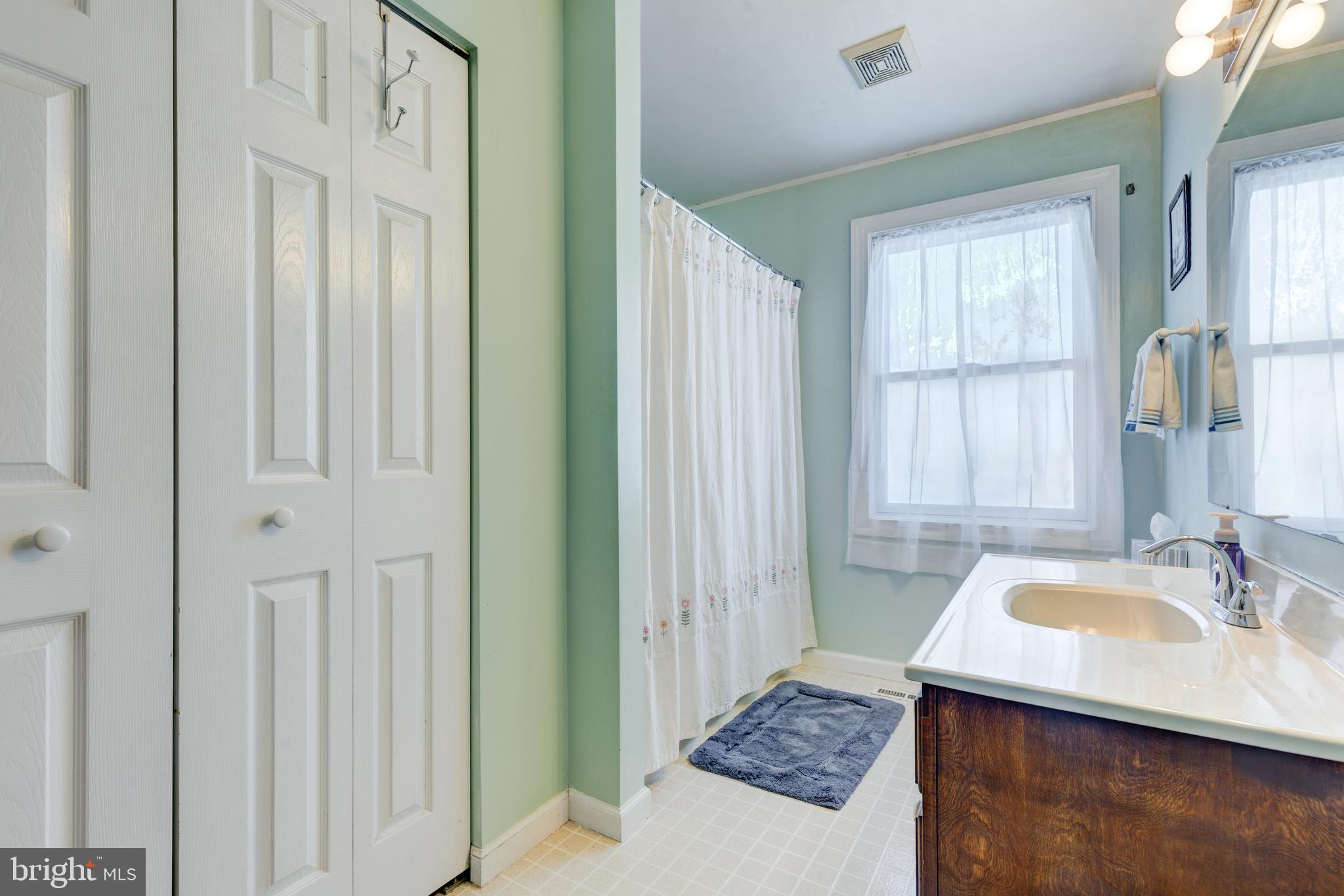 HOLLAND HILL - Residential