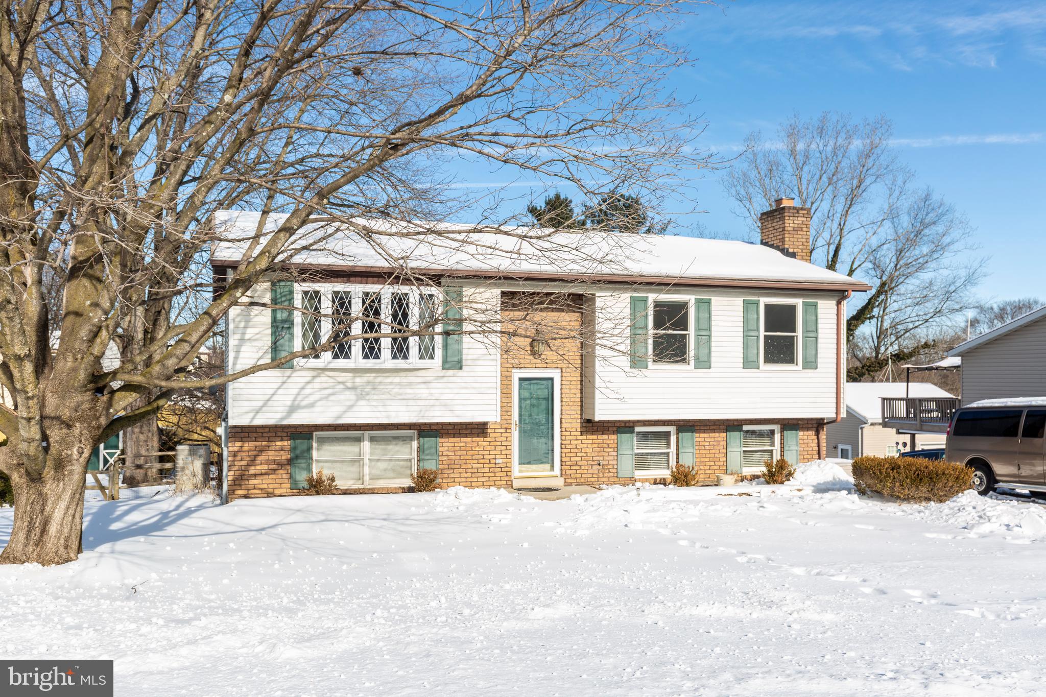 HOLLAND HILL - Residential