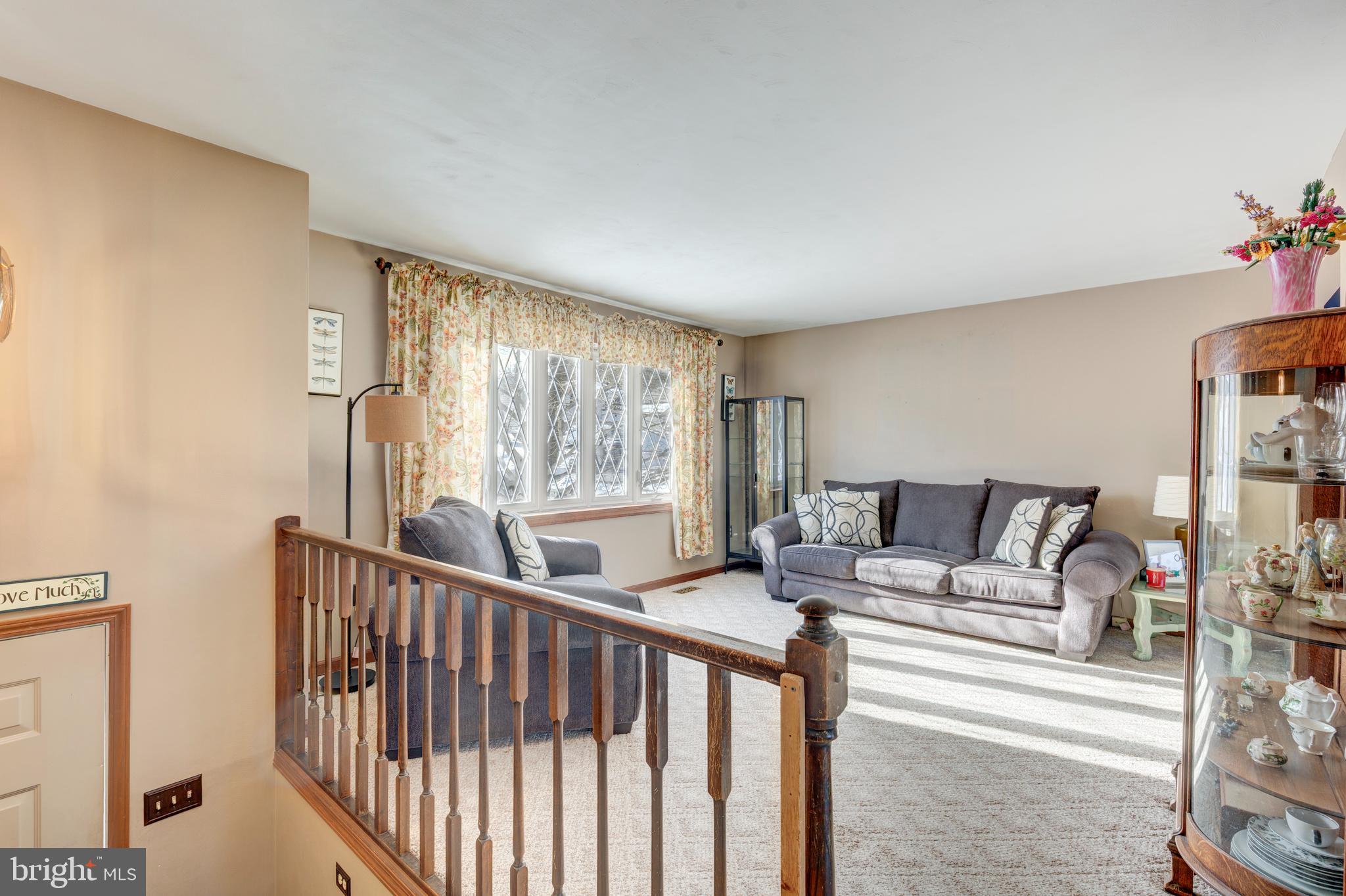 HOLLAND HILL - Residential