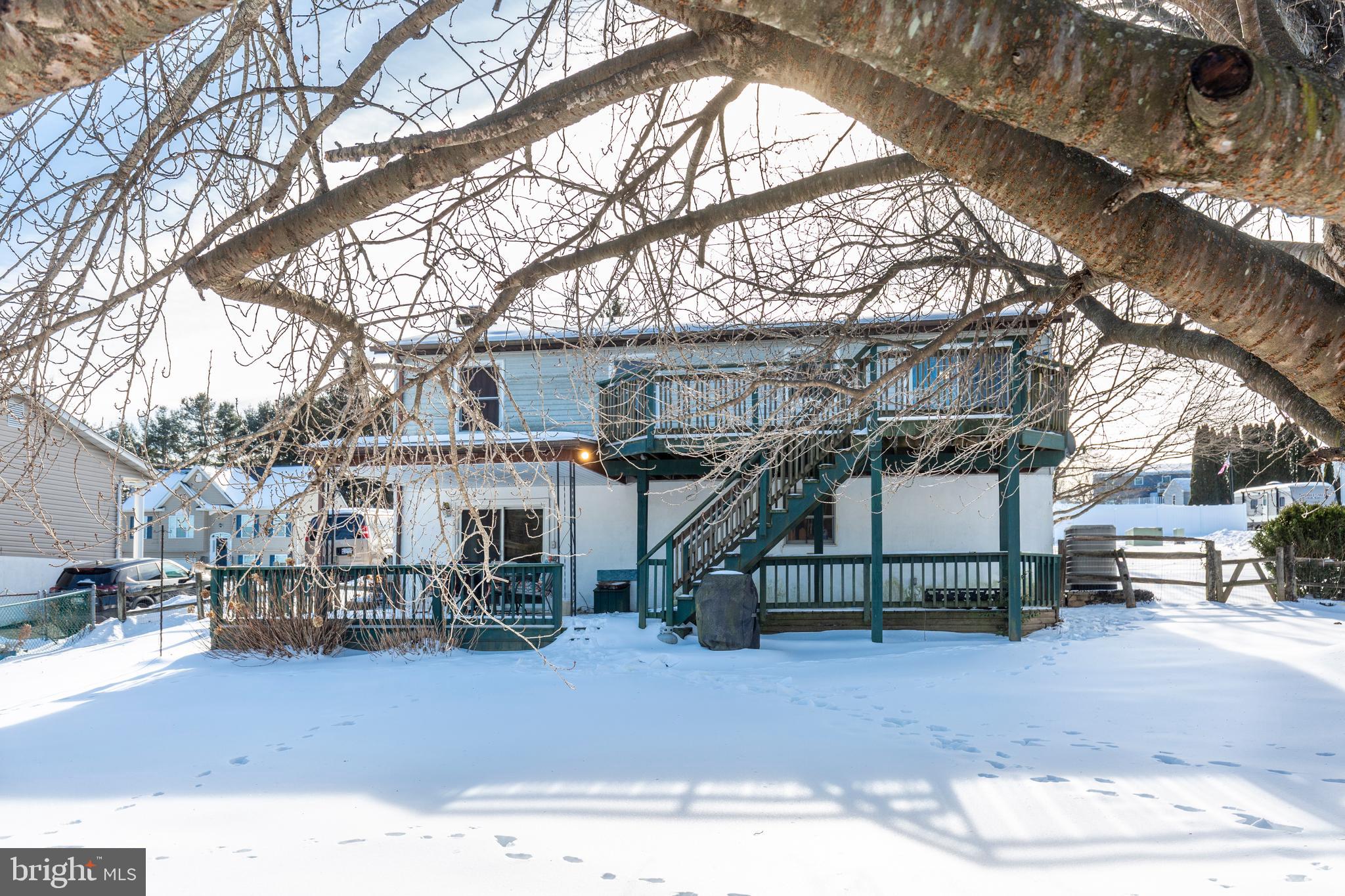 HOLLAND HILL - Residential