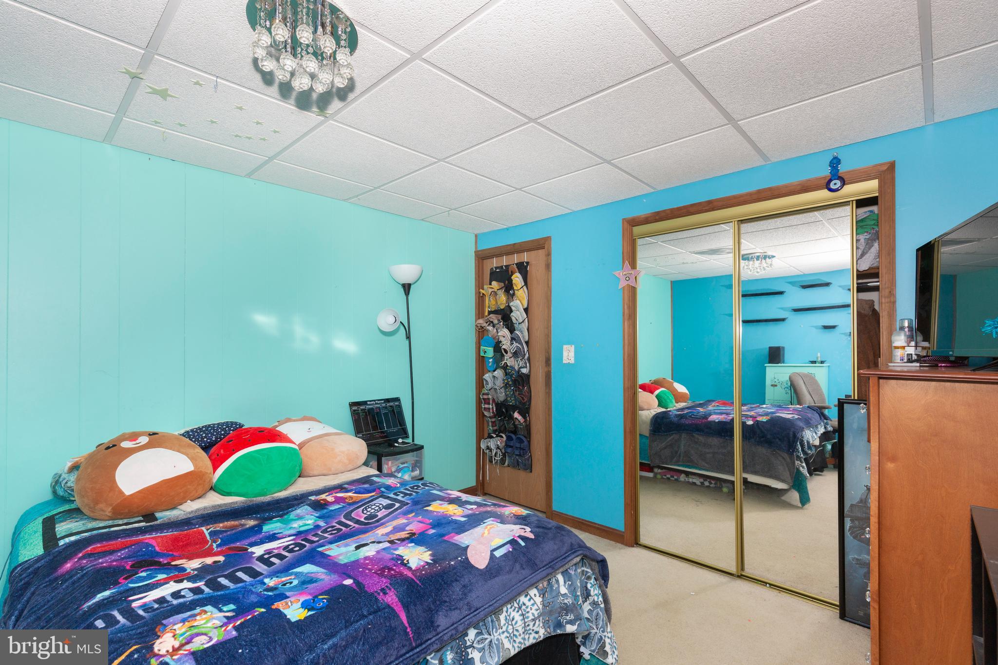 HOLLAND HILL - Residential