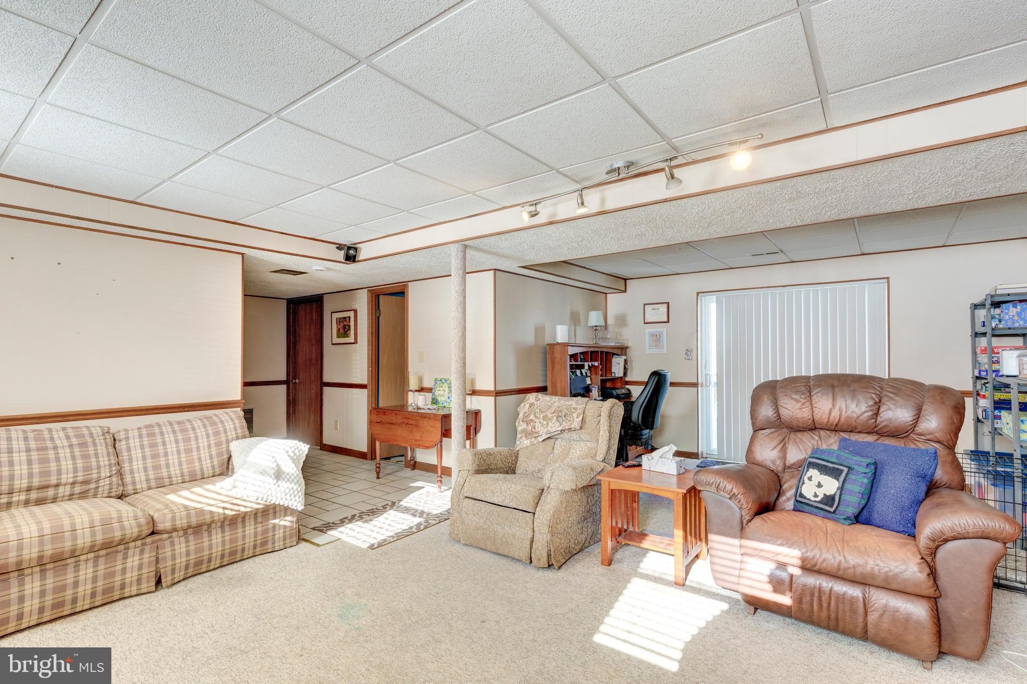 HOLLAND HILL - Residential