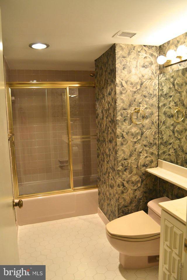 THE REPRESENTATIVE - Residential Lease