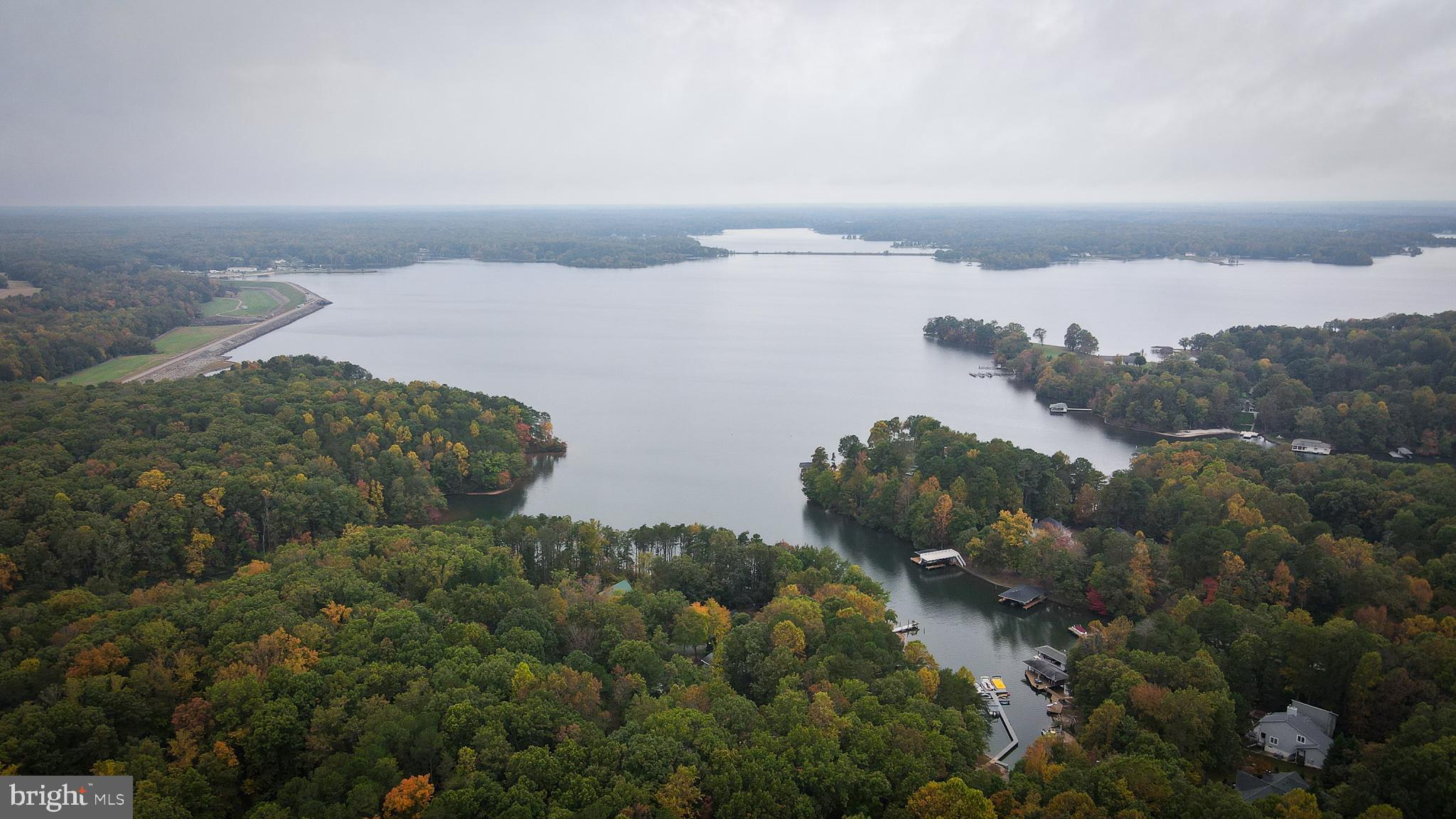 HORSESHOE COVE - Residential