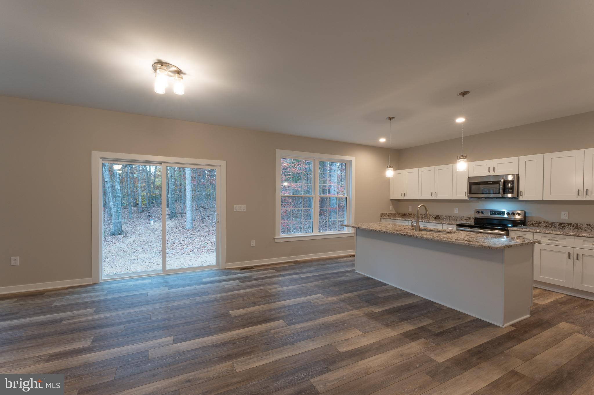 HORSESHOE COVE - Residential