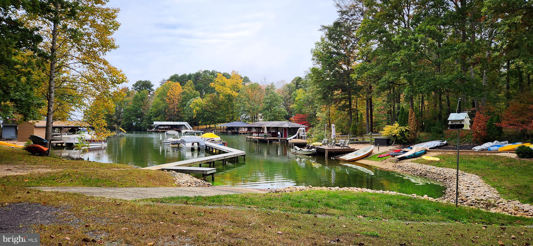 HORSESHOE COVE - Residential