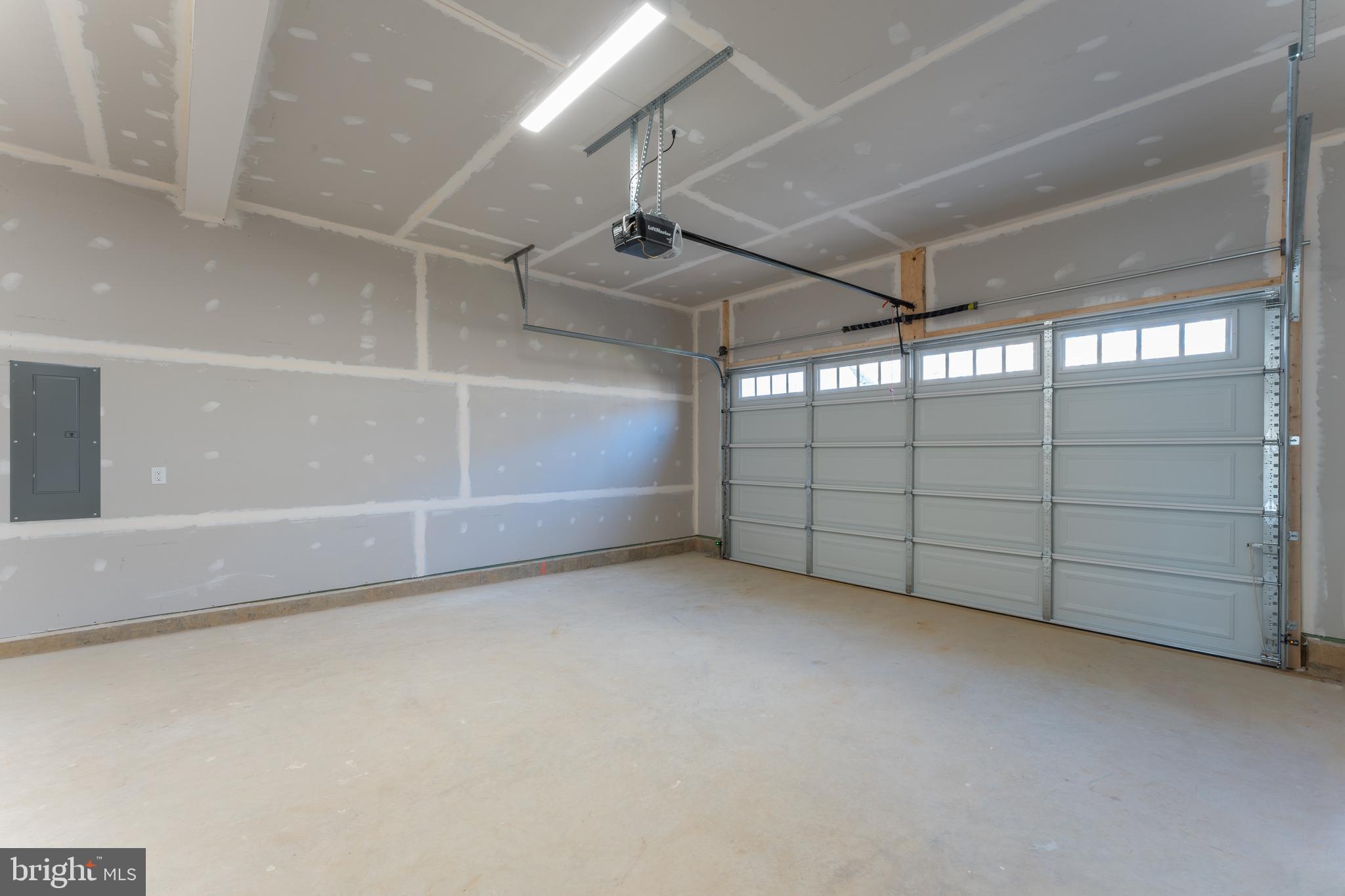 HORSESHOE COVE - Residential