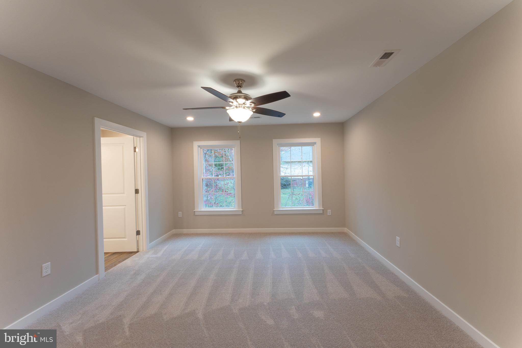 HORSESHOE COVE - Residential