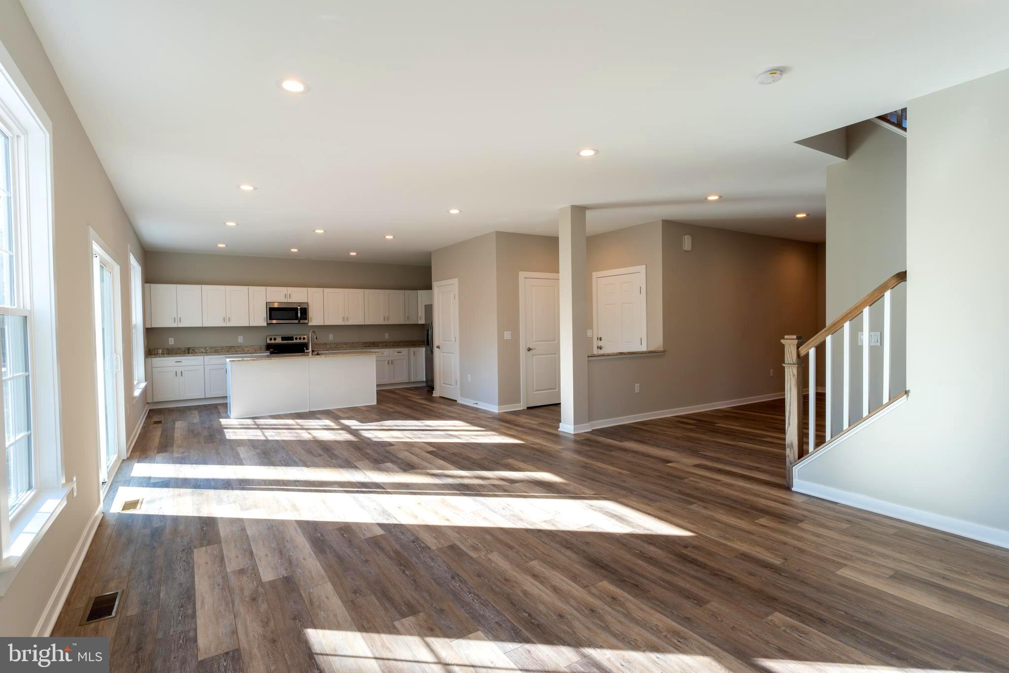 HORSESHOE COVE - Residential