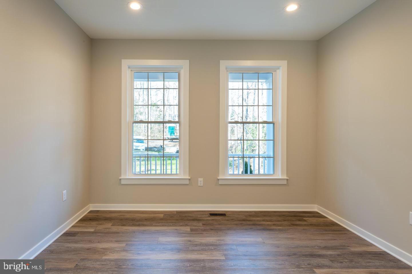 HORSESHOE COVE - Residential