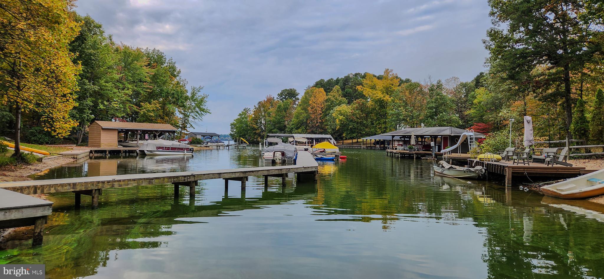 HORSESHOE COVE - Residential